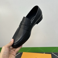 ⚠️【TOD*】⚠️走秀德比鞋真皮底款⚠️码39一44(5一10)⚠️休闲走秀小皮鞋!纯正高品质可1:1 ⚠️【TOD*】⚠️走秀德比鞋真皮底款⚠️码39一44(5一10)⚠️休闲走秀小皮鞋!纯正高品质可1:1