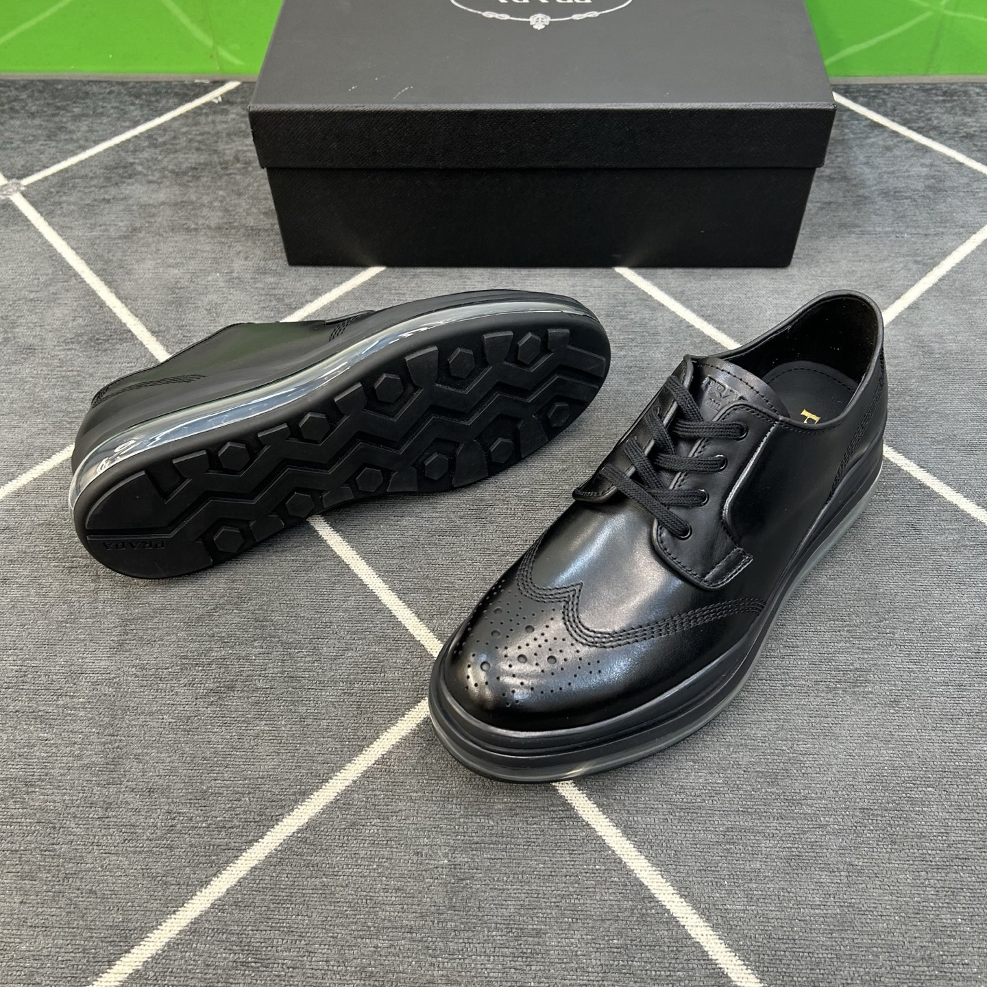 ⚠️【PR＊D A】⚠️高品级，顶尖工艺⚠️气垫休闲商务款⚠️正码39一44(5－10）⚠️经典气垫休闲