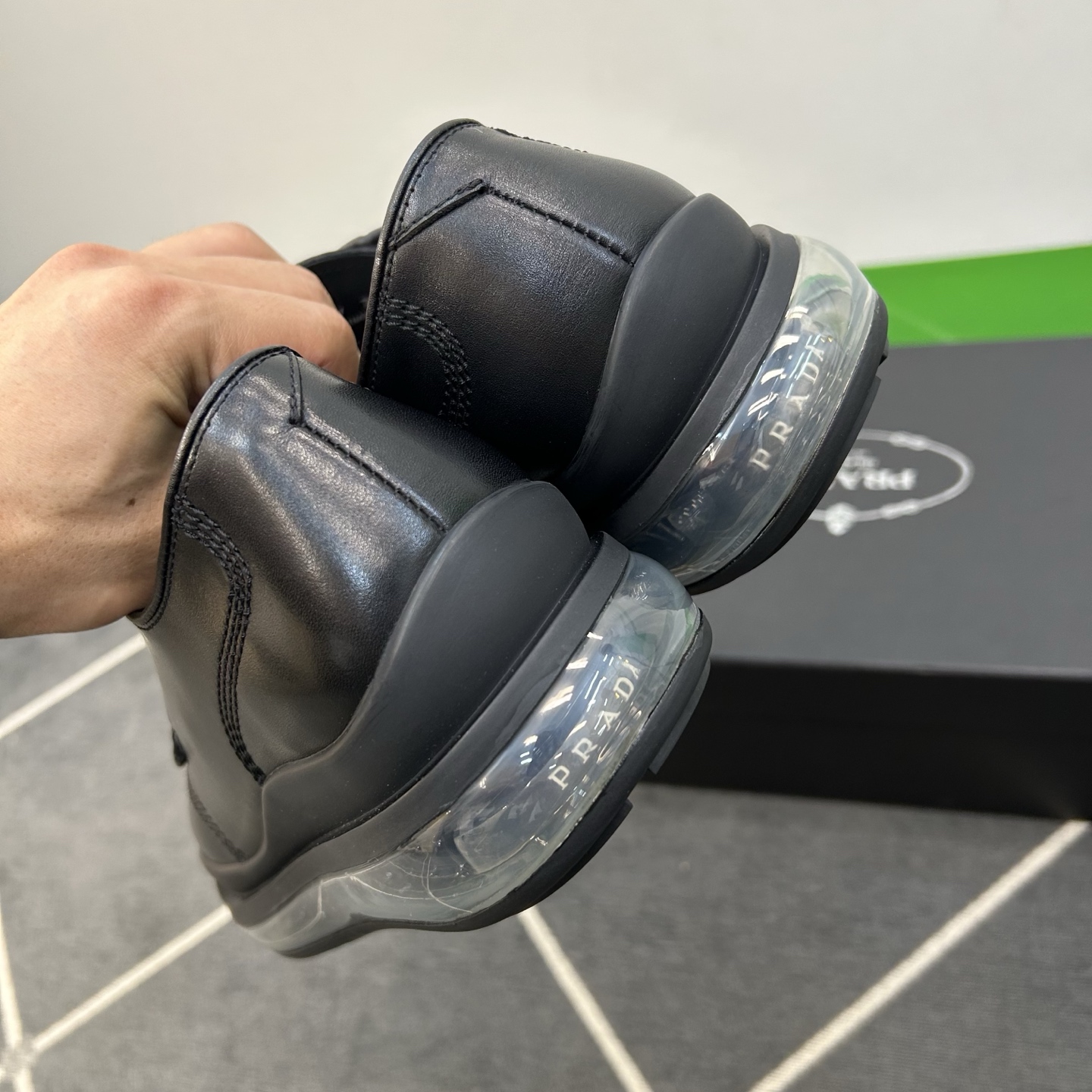 ⚠️【PR＊D A】⚠️高品级，顶尖工艺⚠️气垫休闲商务款⚠️正码39一44(5－10）⚠️经典气垫休闲