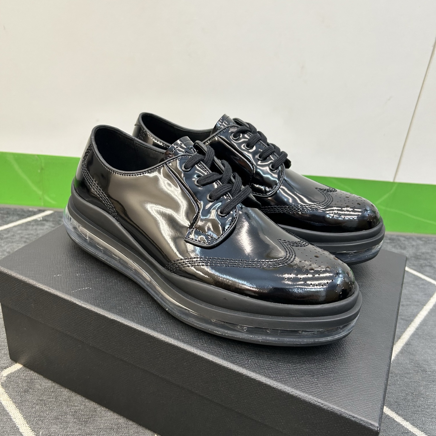 ⚠️【PR＊D A】⚠️高品级，顶尖工艺⚠️气垫休闲商务款⚠️正码39一44(5－10）⚠️经典气垫休闲