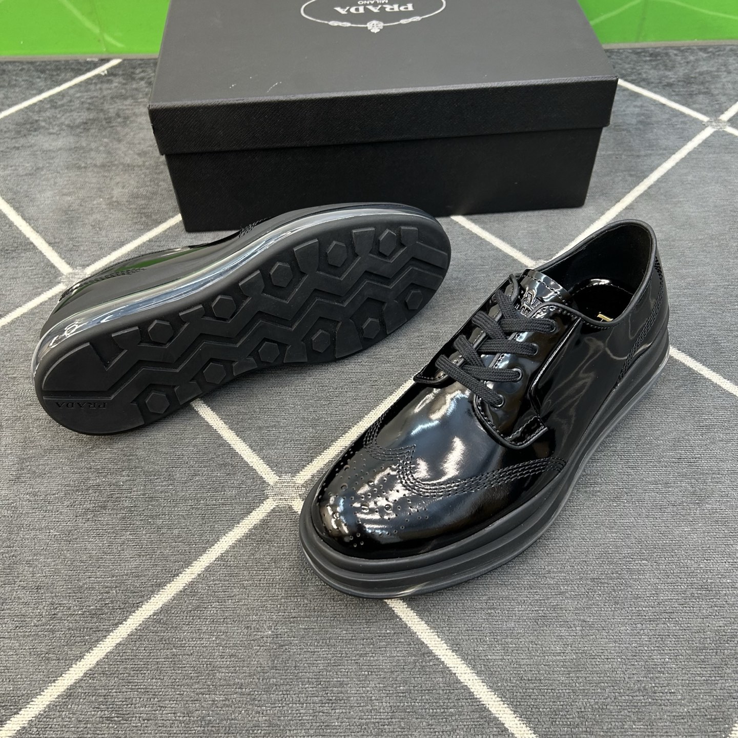 ⚠️【PR＊D A】⚠️高品级，顶尖工艺⚠️气垫休闲商务款⚠️正码39一44(5－10）⚠️经典气垫休闲