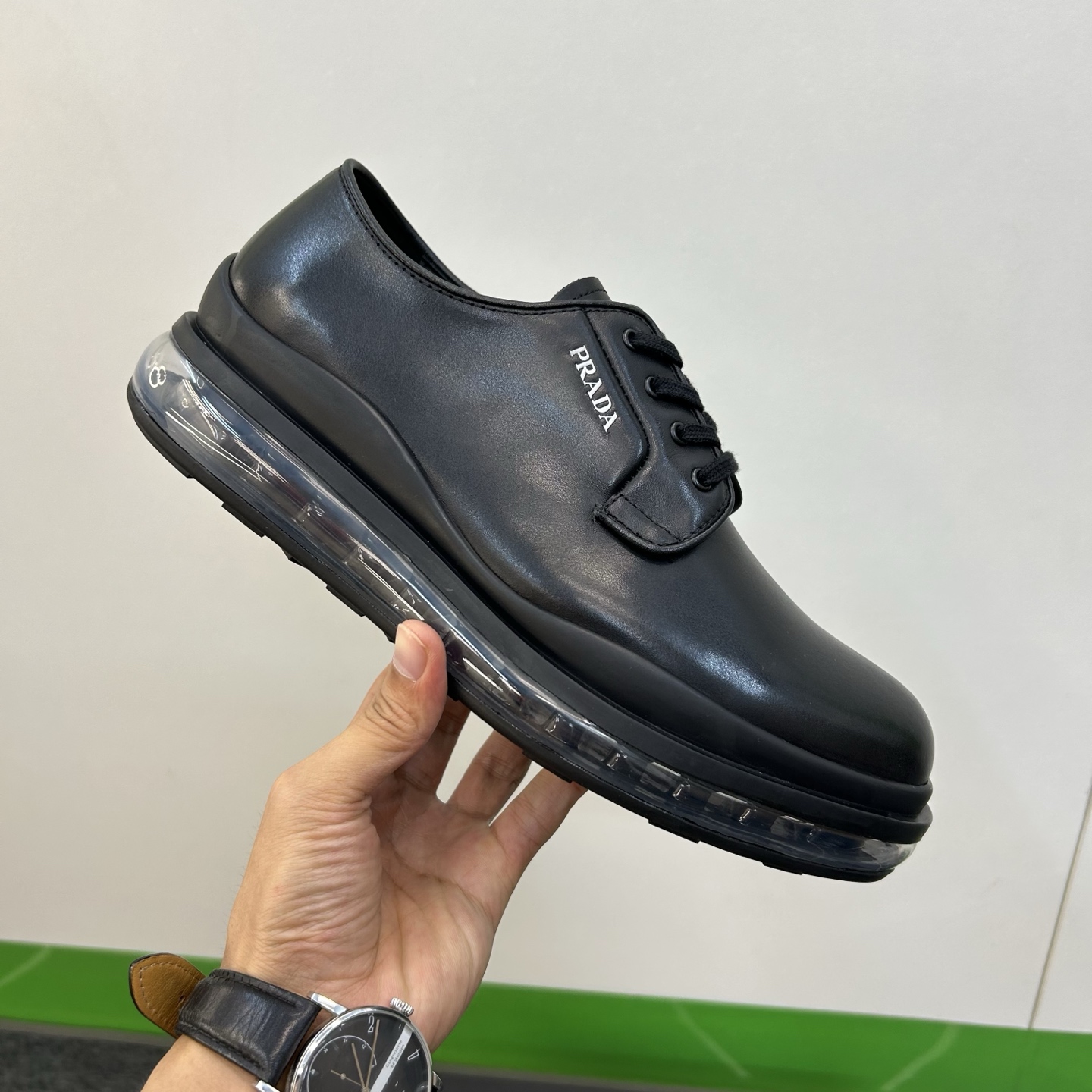 ⚠️【PR＊D A】⚠️高品级，顶尖工艺⚠️气垫休闲商务款⚠️正码39一44(5－10）⚠️经典气垫休闲