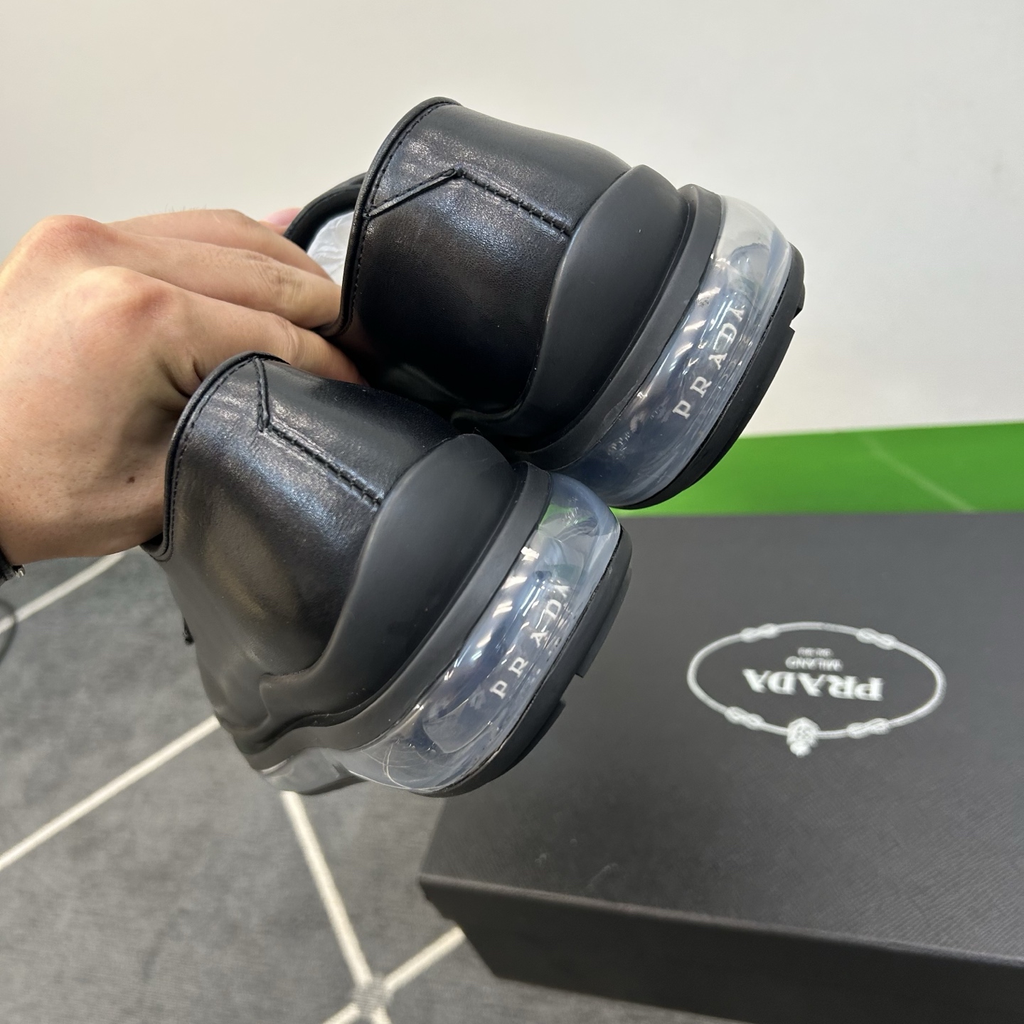 ⚠️【PR＊D A】⚠️高品级，顶尖工艺⚠️气垫休闲商务款⚠️正码39一44(5－10）⚠️经典气垫休闲
