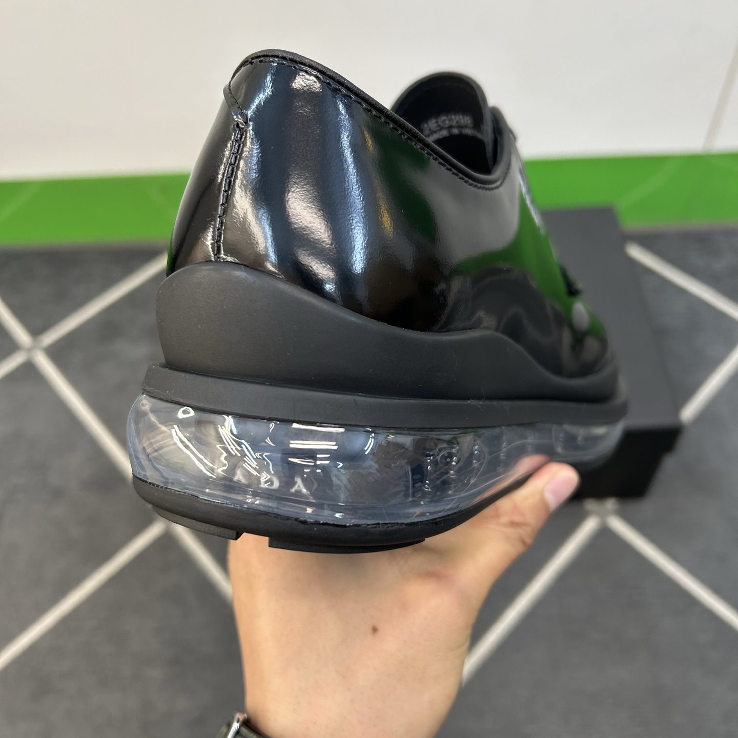 ⚠️【PR＊D A】⚠️高品级，顶尖工艺⚠️气垫休闲商务款⚠️正码39一44(5－10）⚠️经典气垫休闲