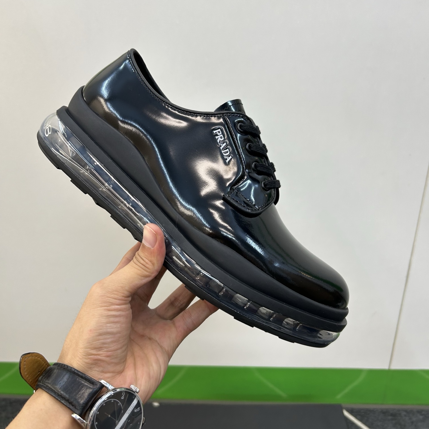 ⚠️【PR＊D A】⚠️高品级，顶尖工艺⚠️气垫休闲商务款⚠️正码39一44(5－10）⚠️经典气垫休闲