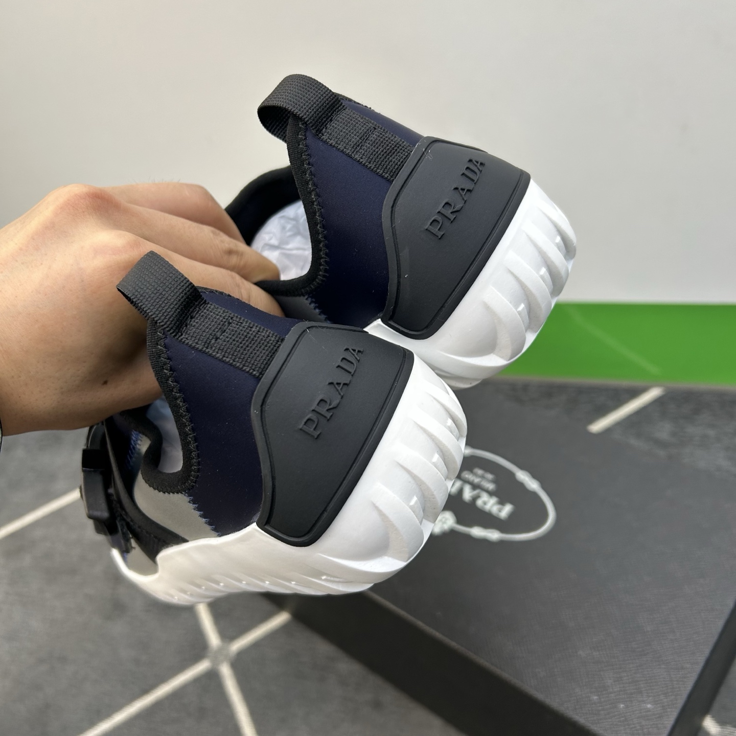 ⚠️【PR＊D A】⚠️高品级，顶尖工艺⚠️旅游鞋⚠️正码39一44(5－10）⚠️最新轻松驾驭的旅游鞋