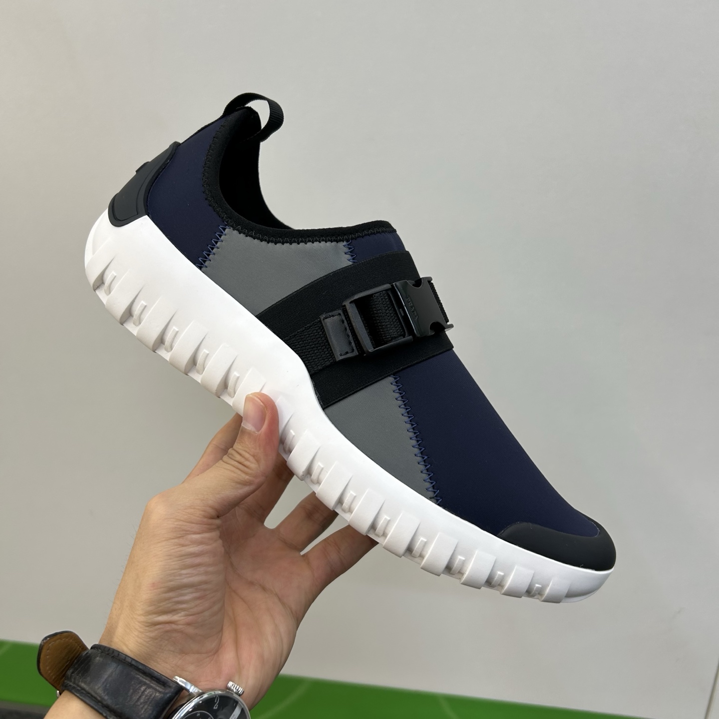 ⚠️【PR＊D A】⚠️高品级，顶尖工艺⚠️旅游鞋⚠️正码39一44(5－10）⚠️最新轻松驾驭的旅游鞋