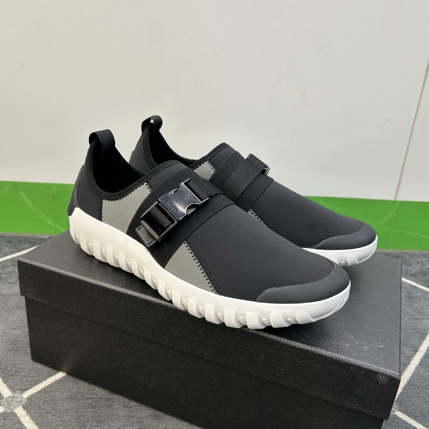⚠️【PR＊D A】⚠️高品级，顶尖工艺⚠️旅游鞋⚠️正码39一44(5－10）⚠️最新轻松驾驭的旅游鞋