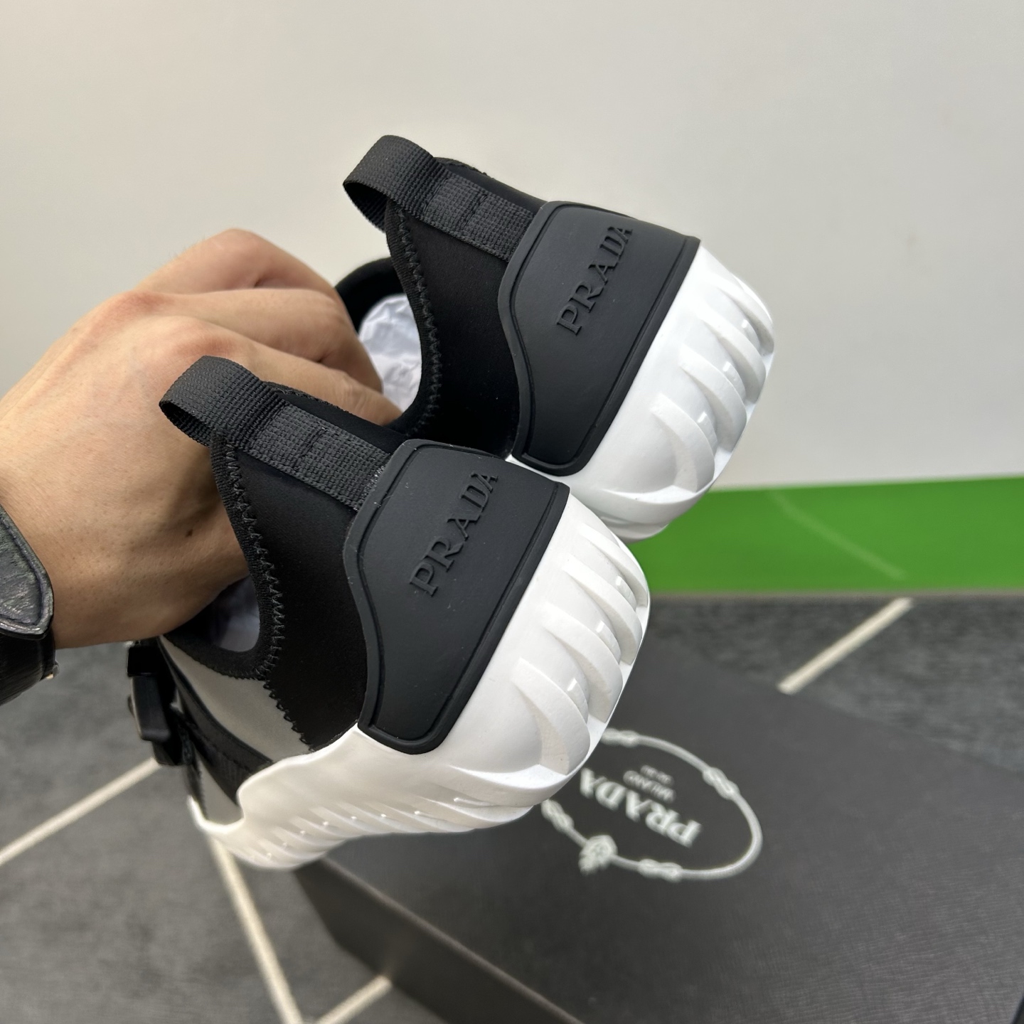 ⚠️【PR＊D A】⚠️高品级，顶尖工艺⚠️旅游鞋⚠️正码39一44(5－10）⚠️最新轻松驾驭的旅游鞋