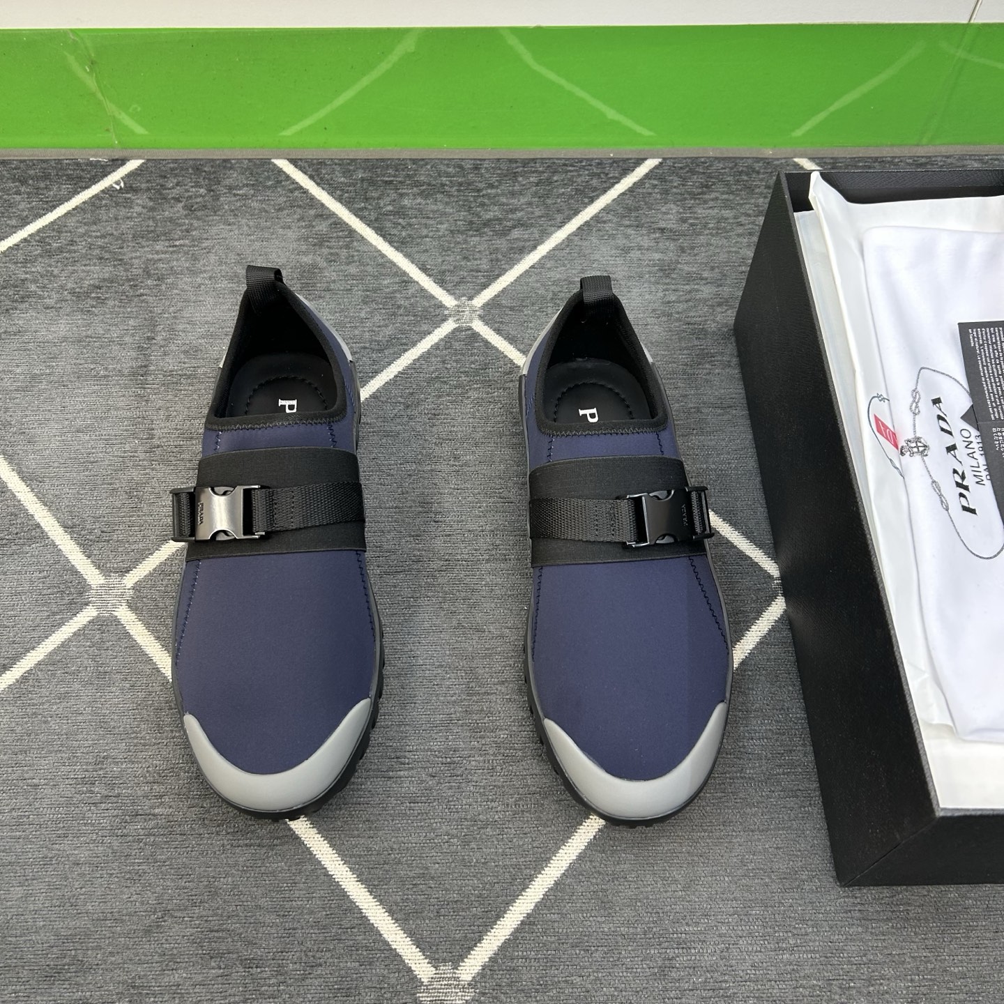 ⚠️【PR＊D A】⚠️高品级，顶尖工艺⚠️旅游鞋⚠️正码39一44(5－10）⚠️最新轻松驾驭的旅游鞋