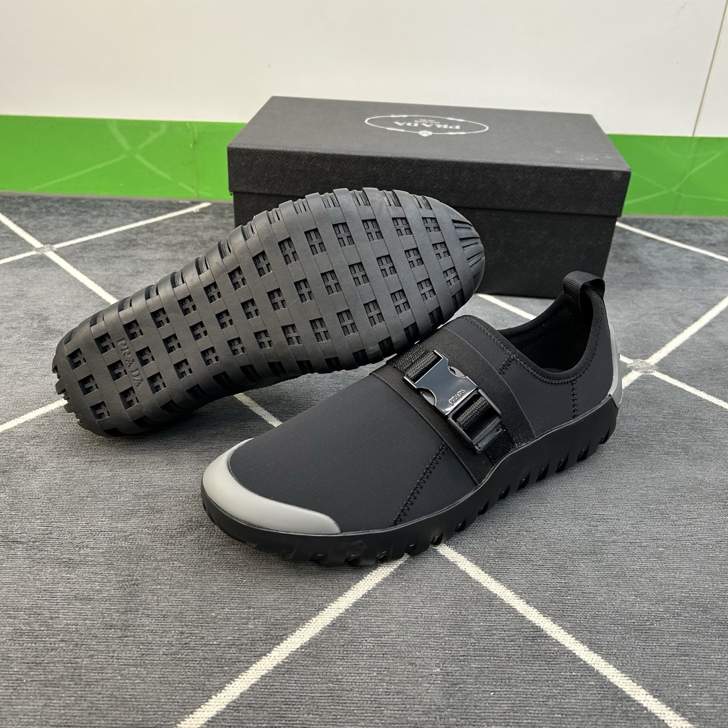 ⚠️【PR＊D A】⚠️高品级，顶尖工艺⚠️旅游鞋⚠️正码39一44(5－10）⚠️最新轻松驾驭的旅游鞋