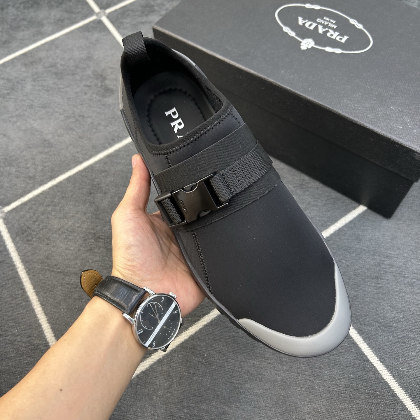 ⚠️【PR＊D A】⚠️高品级，顶尖工艺⚠️旅游鞋⚠️正码39一44(5－10）⚠️最新轻松驾驭的旅游鞋