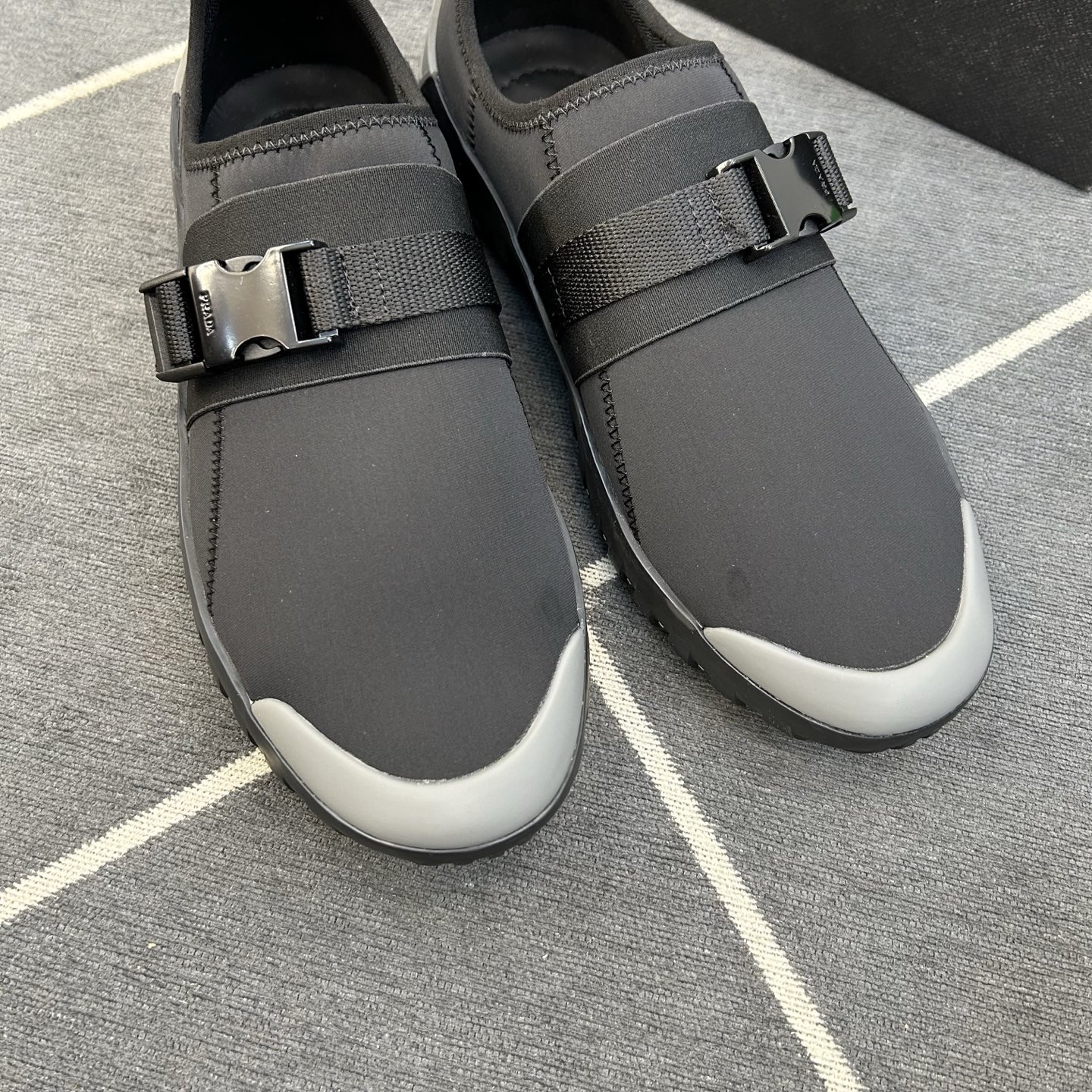 ⚠️【PR＊D A】⚠️高品级，顶尖工艺⚠️旅游鞋⚠️正码39一44(5－10）⚠️最新轻松驾驭的旅游鞋