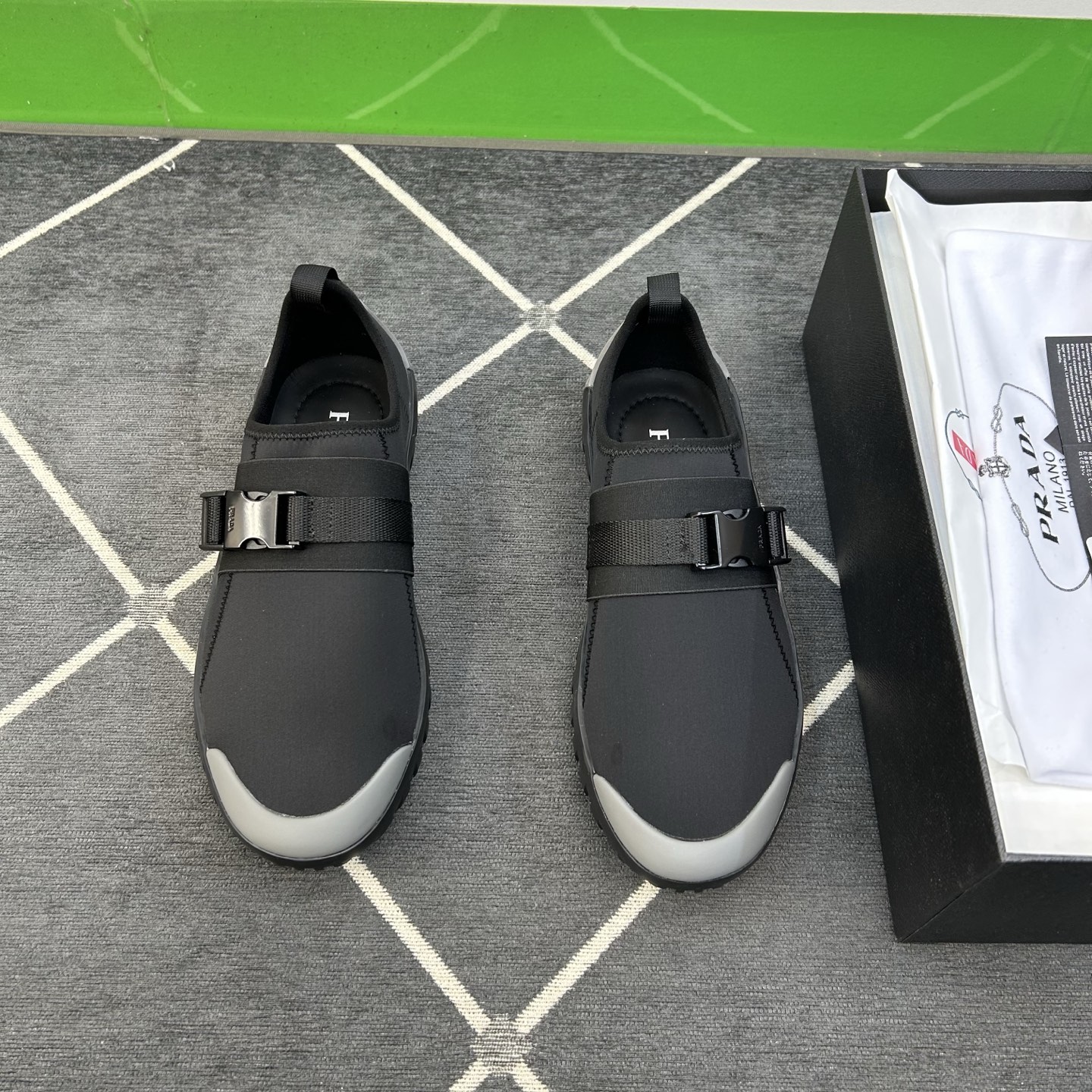 ⚠️【PR＊D A】⚠️高品级，顶尖工艺⚠️旅游鞋⚠️正码39一44(5－10）⚠️最新轻松驾驭的旅游鞋