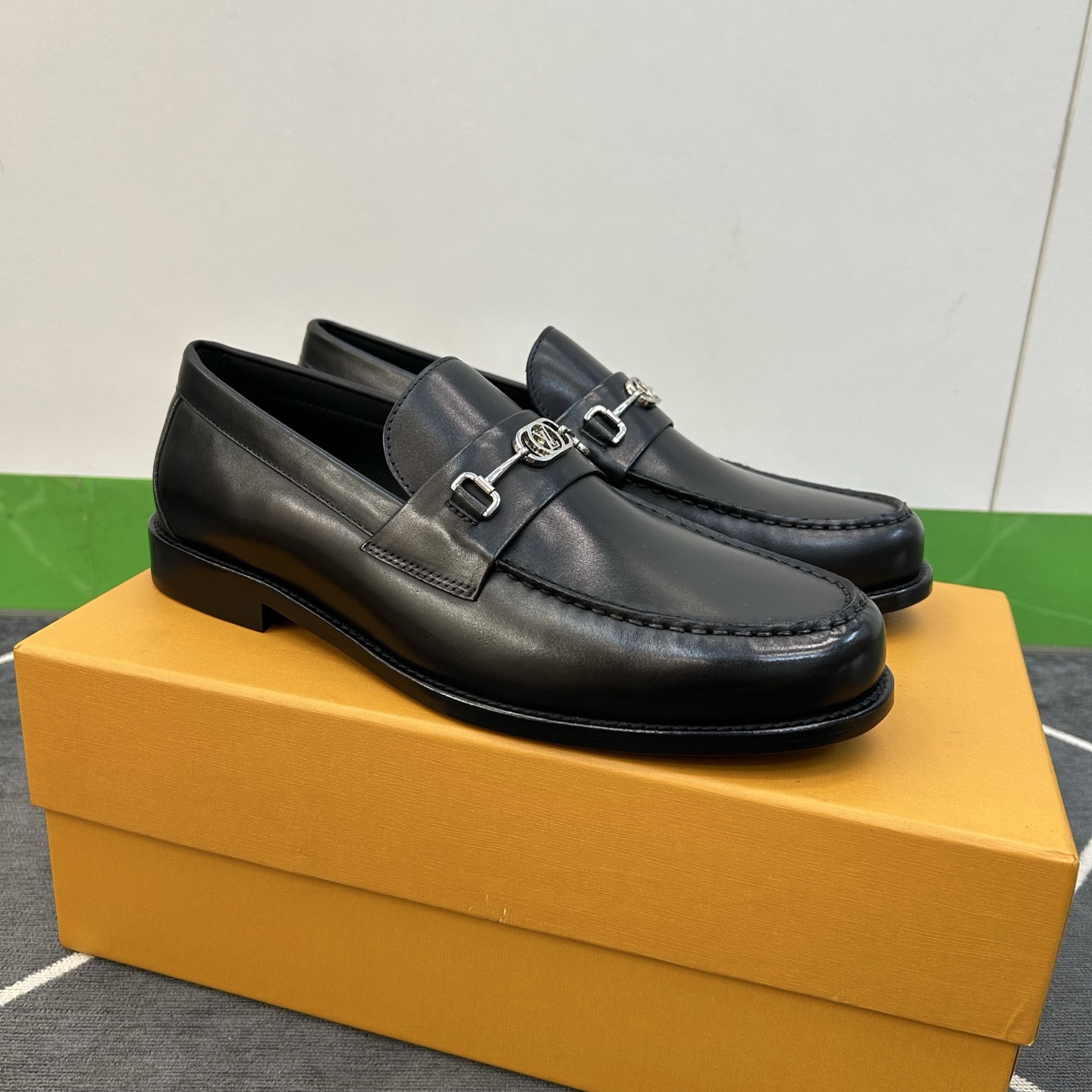 ⚠️【L*V】独家高品⚠️时尚正装皮底⚠️正码：39一44，(6.5一9)⚠️经典款小皮鞋型！🐂货！【重