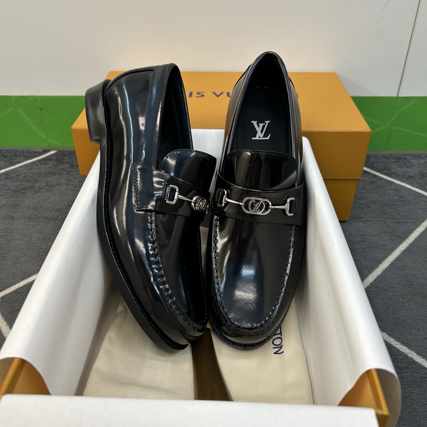 ⚠️【L*V】独家高品⚠️时尚正装皮底⚠️正码：39一44，(6.5一9)⚠️经典款小皮鞋型！🐂货！【重