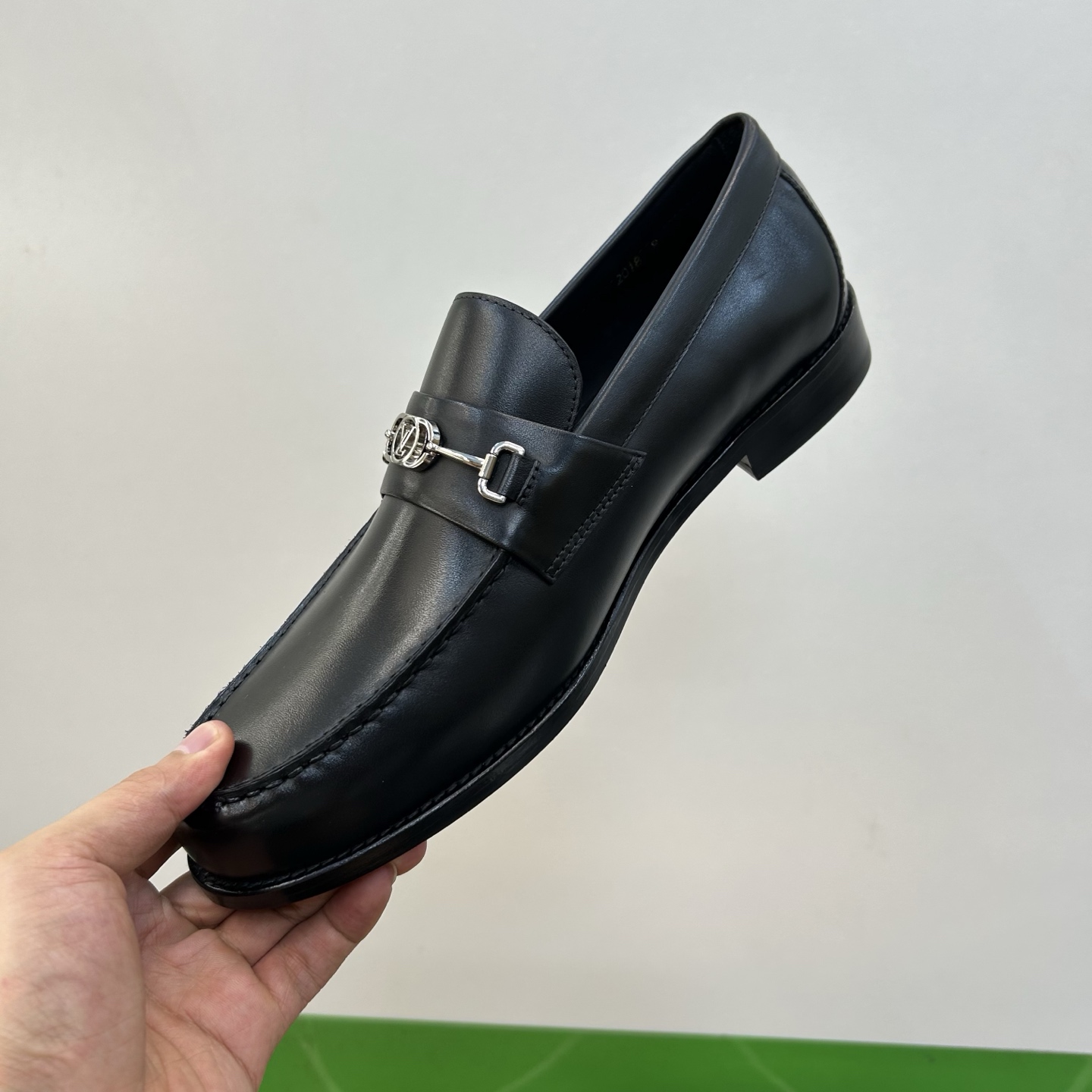 ⚠️【L*V】独家高品⚠️时尚正装皮底⚠️正码：39一44，(6.5一9)⚠️经典款小皮鞋型！🐂货！【重