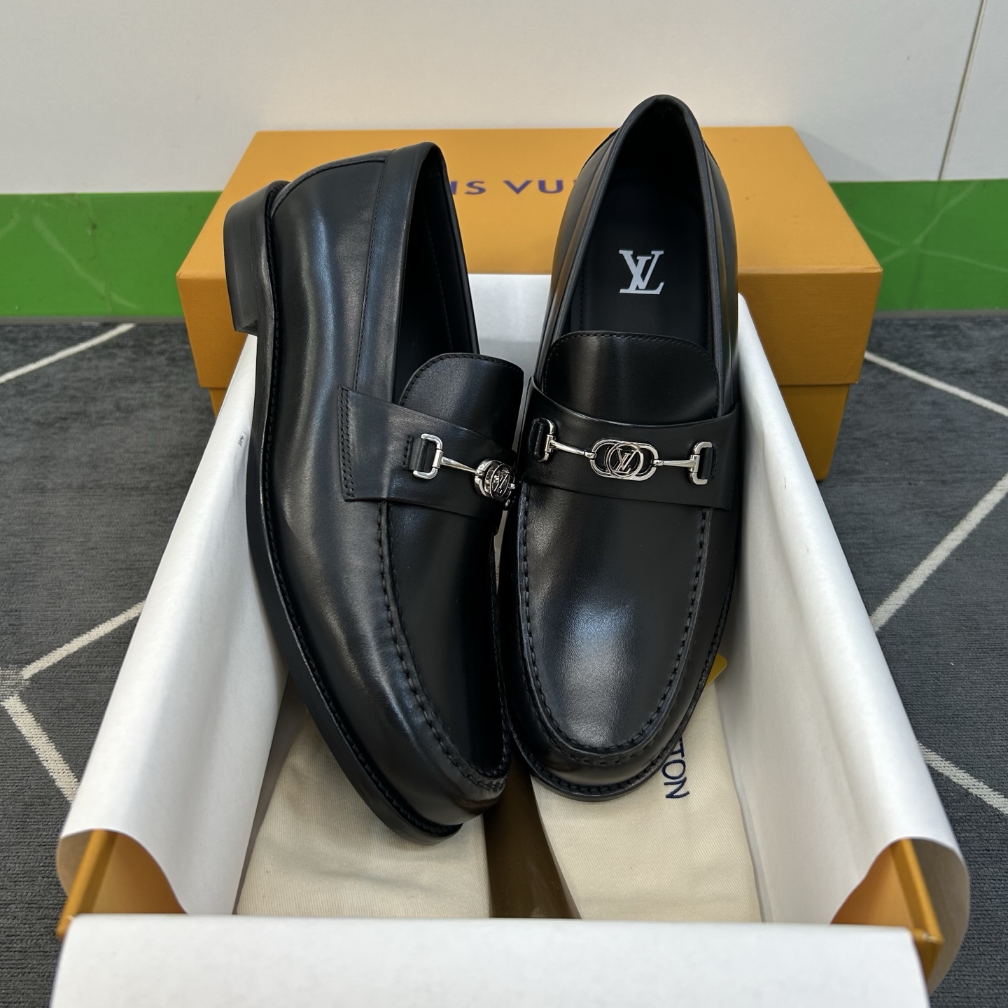 ⚠️【L*V】独家高品⚠️时尚正装皮底⚠️正码：39一44，(6.5一9)⚠️经典款小皮鞋型！🐂货！【重