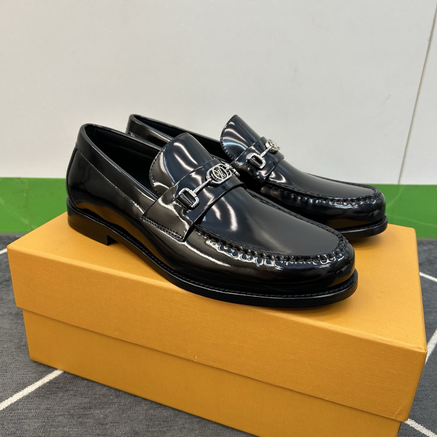 ⚠️【L*V】独家高品⚠️时尚正装皮底⚠️正码：39一44，(6.5一9)⚠️经典款小皮鞋型！🐂货！【重