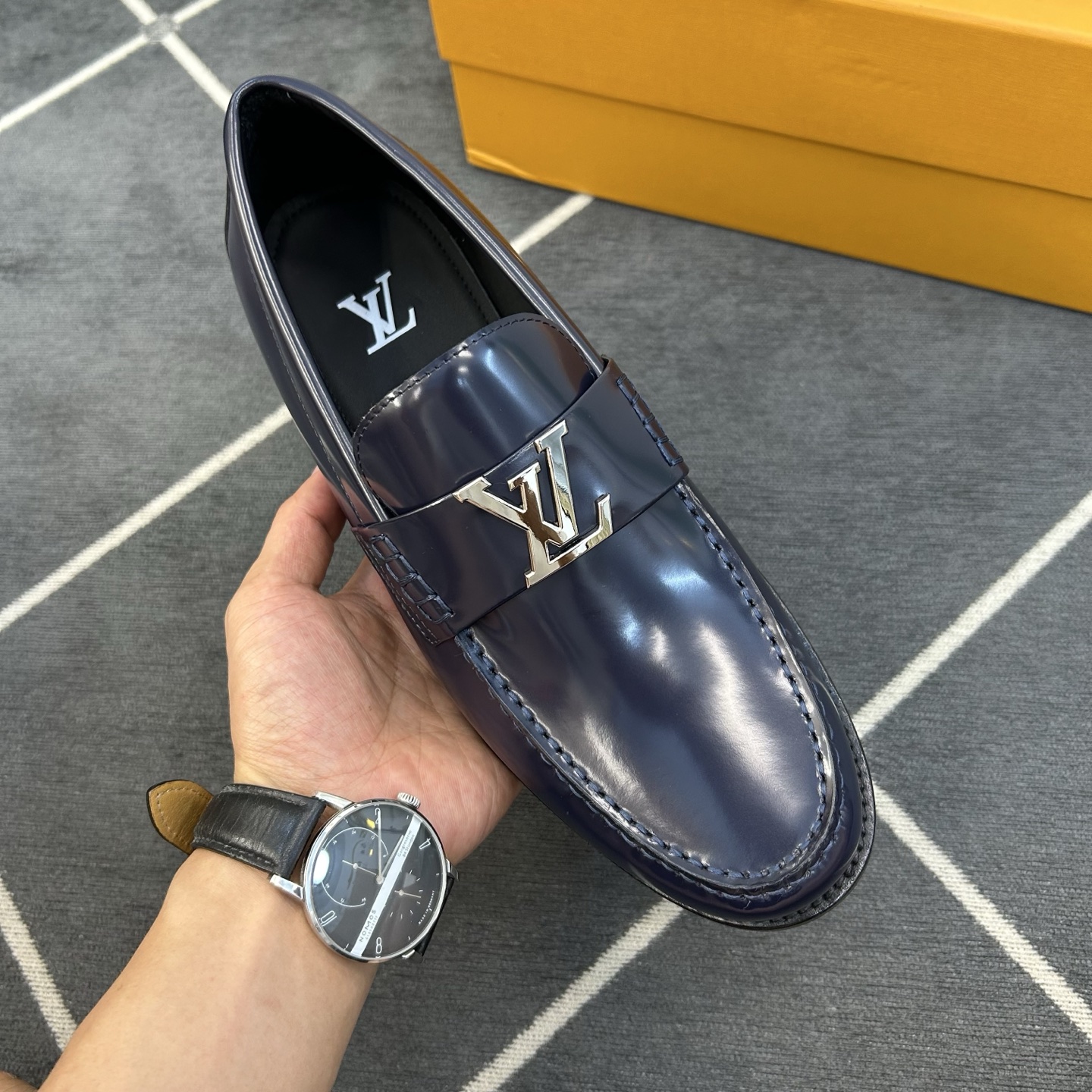 ⚠️【L*V】独家高品⚠️时尚正装皮底⚠️正码：39一44，(6.5一9)⚠️经典款小皮鞋型！🐂货！【重