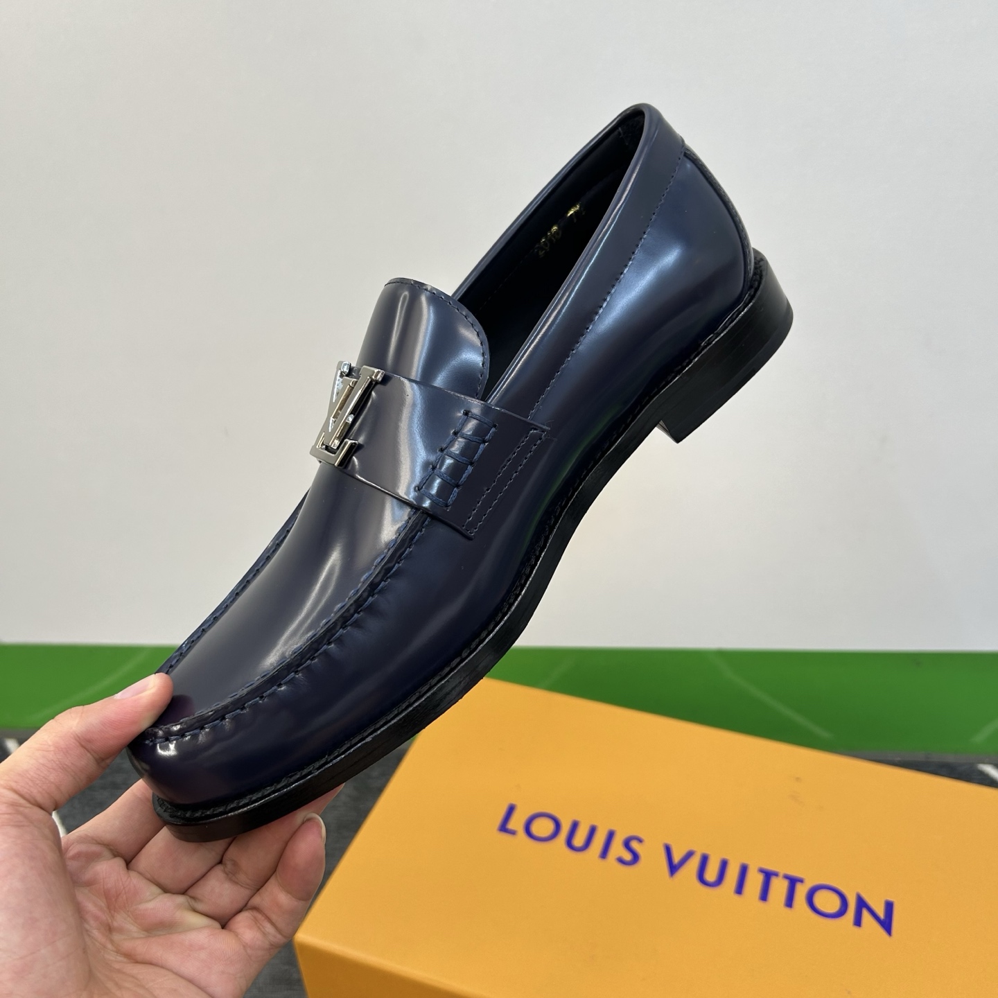 ⚠️【L*V】独家高品⚠️时尚正装皮底⚠️正码：39一44，(6.5一9)⚠️经典款小皮鞋型！🐂货！【重