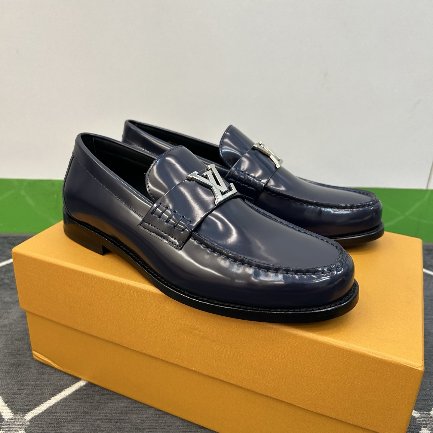 ⚠️【L*V】独家高品⚠️时尚正装皮底⚠️正码：39一44，(6.5一9)⚠️经典款小皮鞋型！🐂货！【重