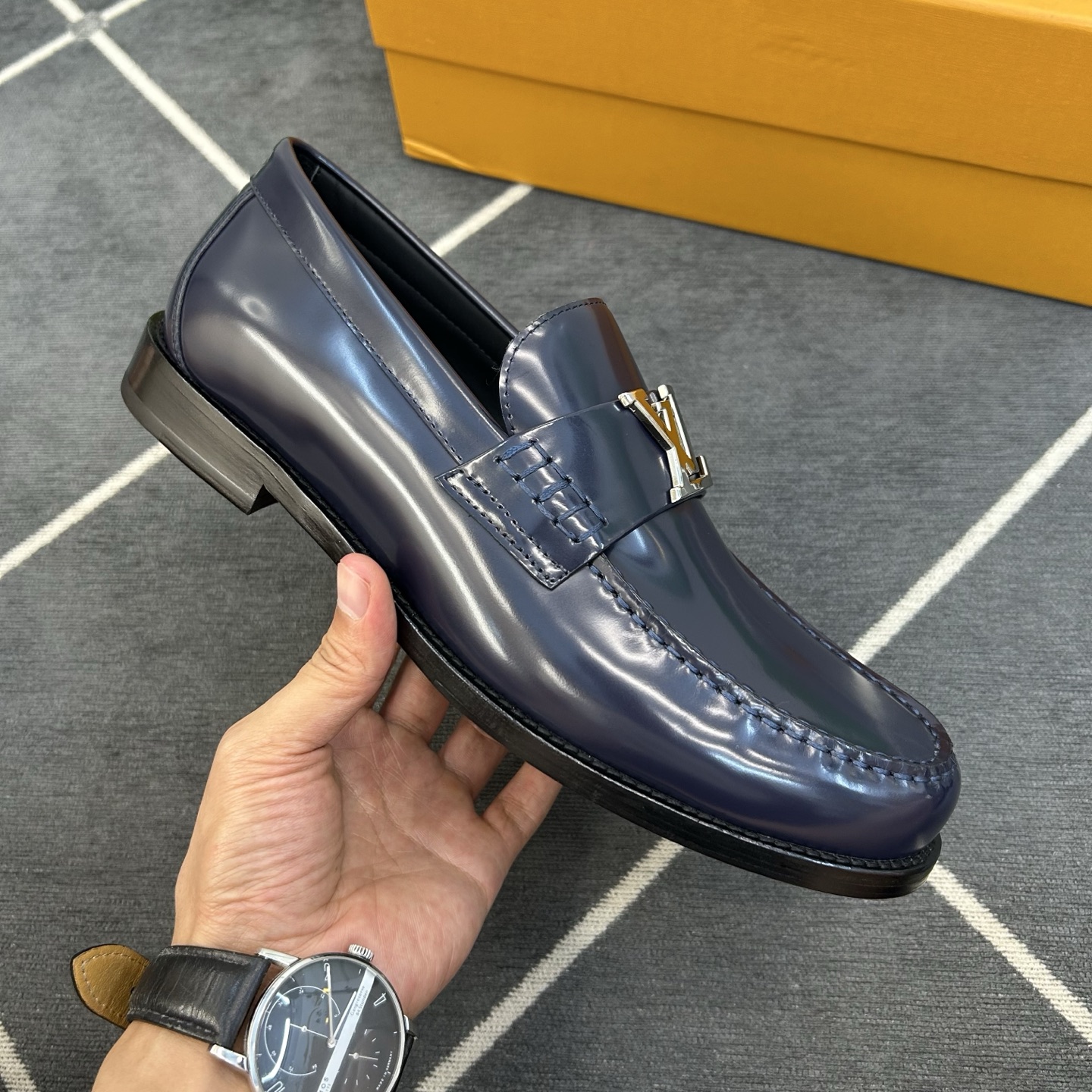 ⚠️【L*V】独家高品⚠️时尚正装皮底⚠️正码：39一44，(6.5一9)⚠️经典款小皮鞋型！🐂货！【重