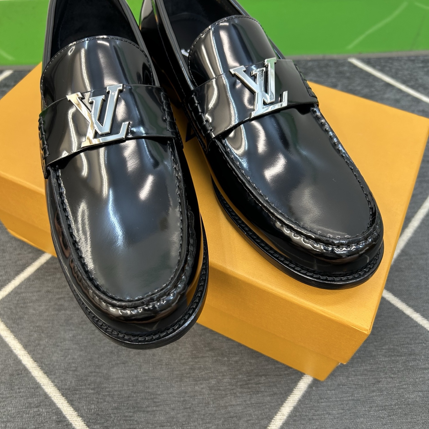 ⚠️【L*V】独家高品⚠️时尚正装皮底⚠️正码：39一44，(6.5一9)⚠️经典款小皮鞋型！🐂货！【重