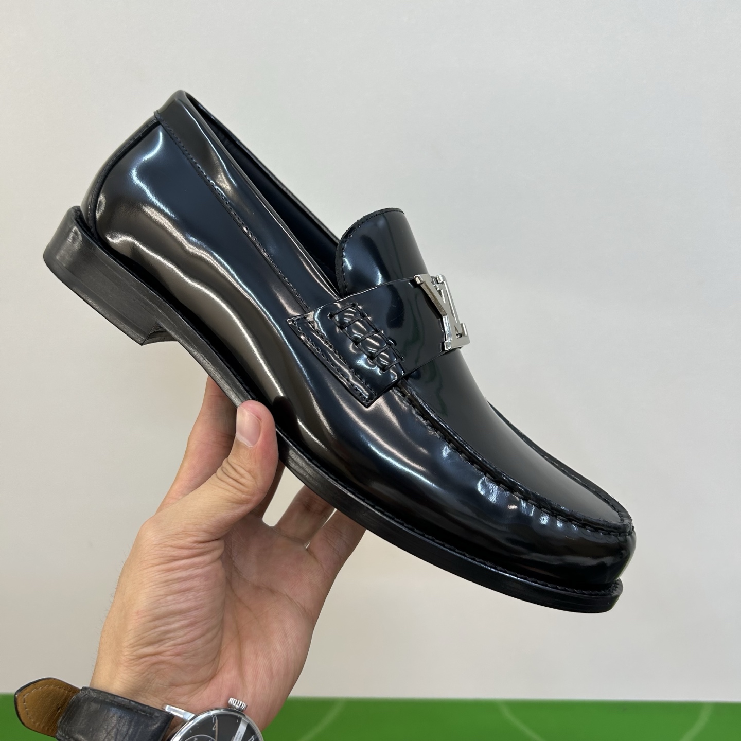 ⚠️【L*V】独家高品⚠️时尚正装皮底⚠️正码：39一44，(6.5一9)⚠️经典款小皮鞋型！🐂货！【重
