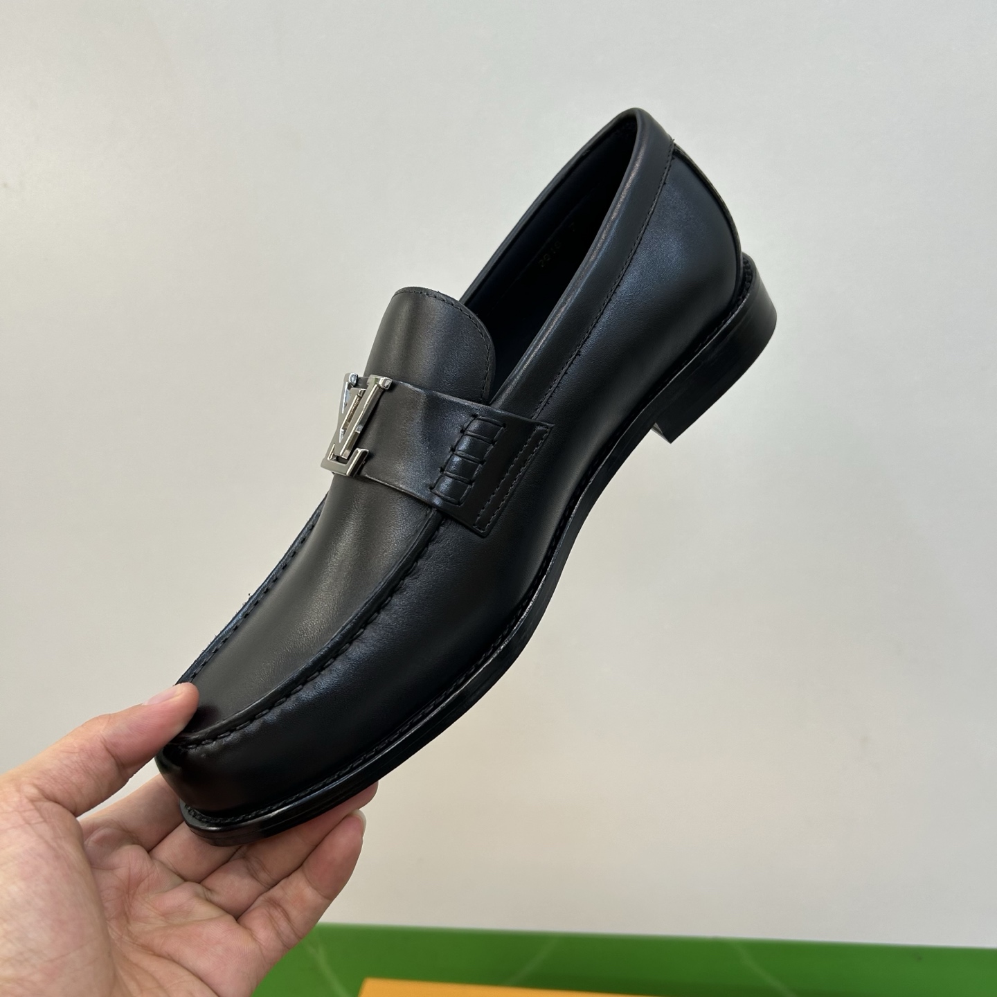 ⚠️【L*V】独家高品⚠️时尚正装皮底⚠️正码：39一44，(6.5一9)⚠️经典款小皮鞋型！🐂货！【重