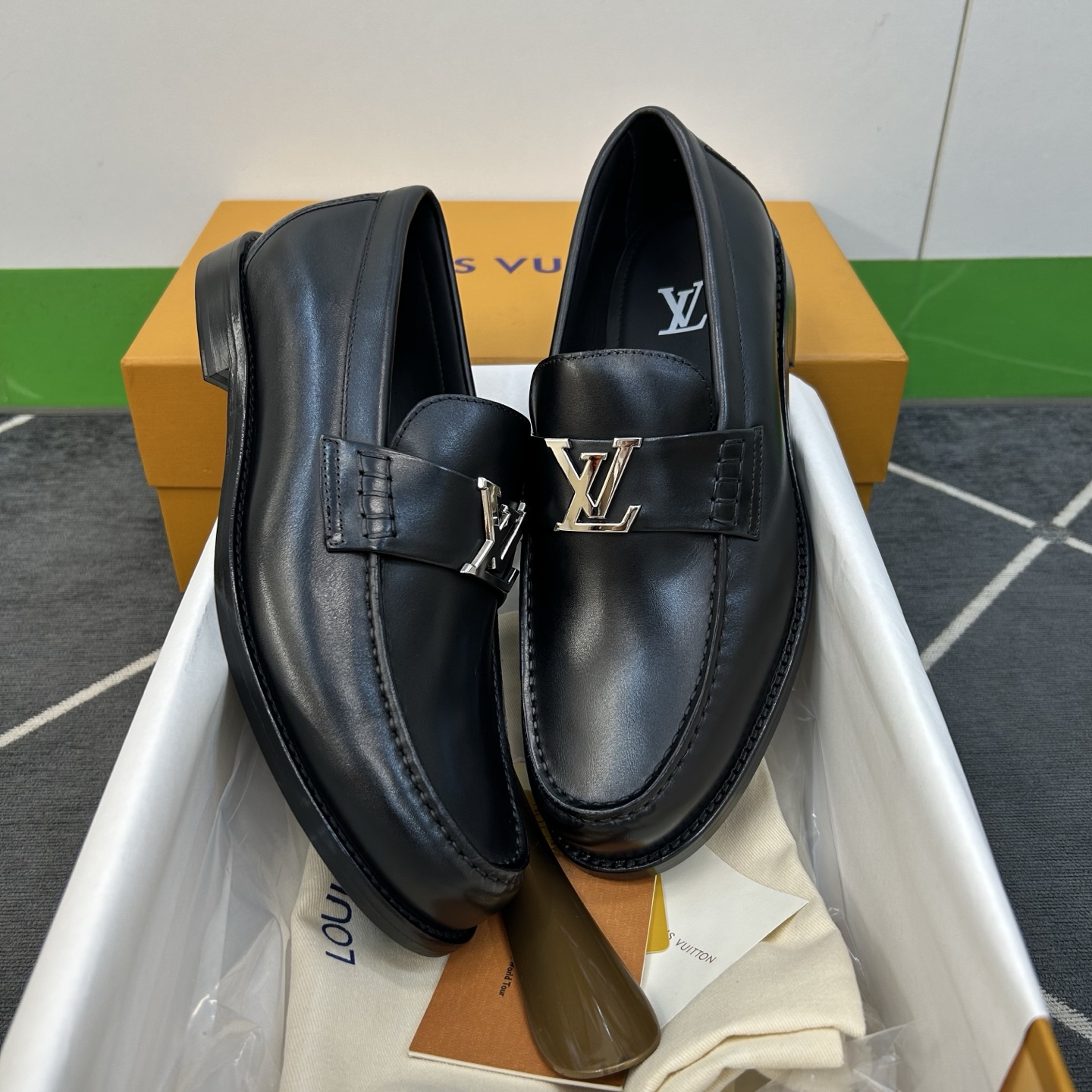 ⚠️【L*V】独家高品⚠️时尚正装皮底⚠️正码：39一44，(6.5一9)⚠️经典款小皮鞋型！🐂货！【重