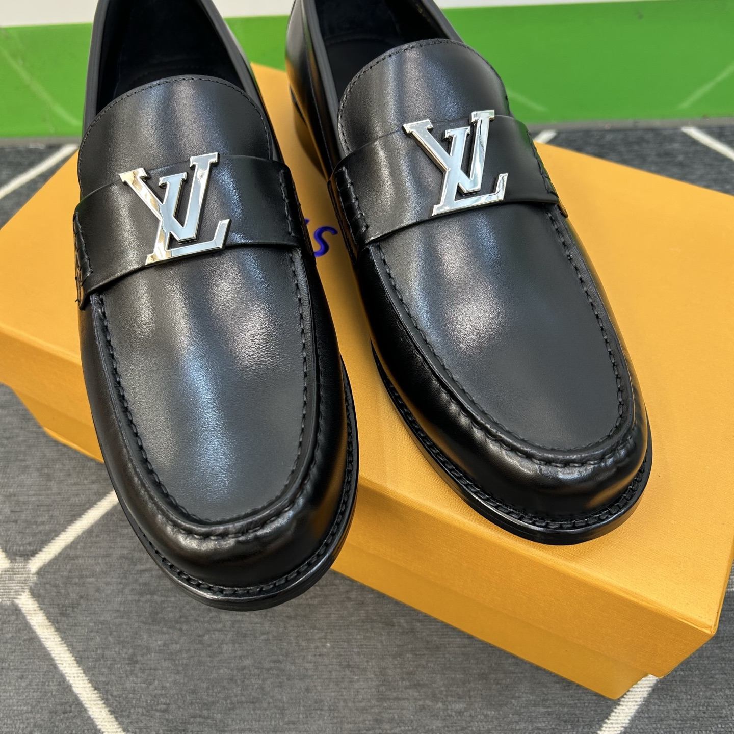 ⚠️【L*V】独家高品⚠️时尚正装皮底⚠️正码：39一44，(6.5一9)⚠️经典款小皮鞋型！🐂货！【重