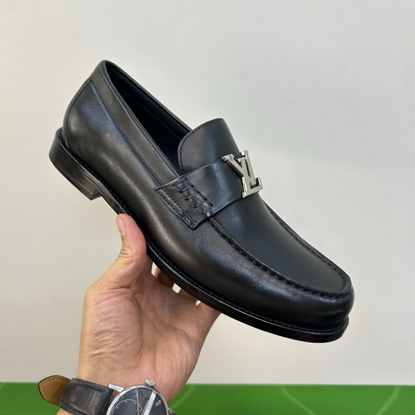⚠️【L*V】独家高品⚠️时尚正装皮底⚠️正码：39一44，(6.5一9)⚠️经典款小皮鞋型！🐂货！【重
