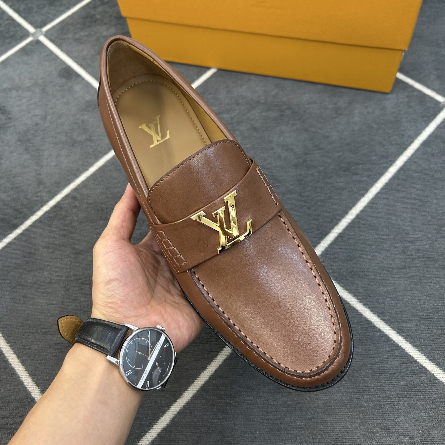 ⚠️【L*V】独家高品⚠️时尚正装皮底⚠️正码：39一44，(6.5一9)⚠️经典款小皮鞋型！🐂货！【重