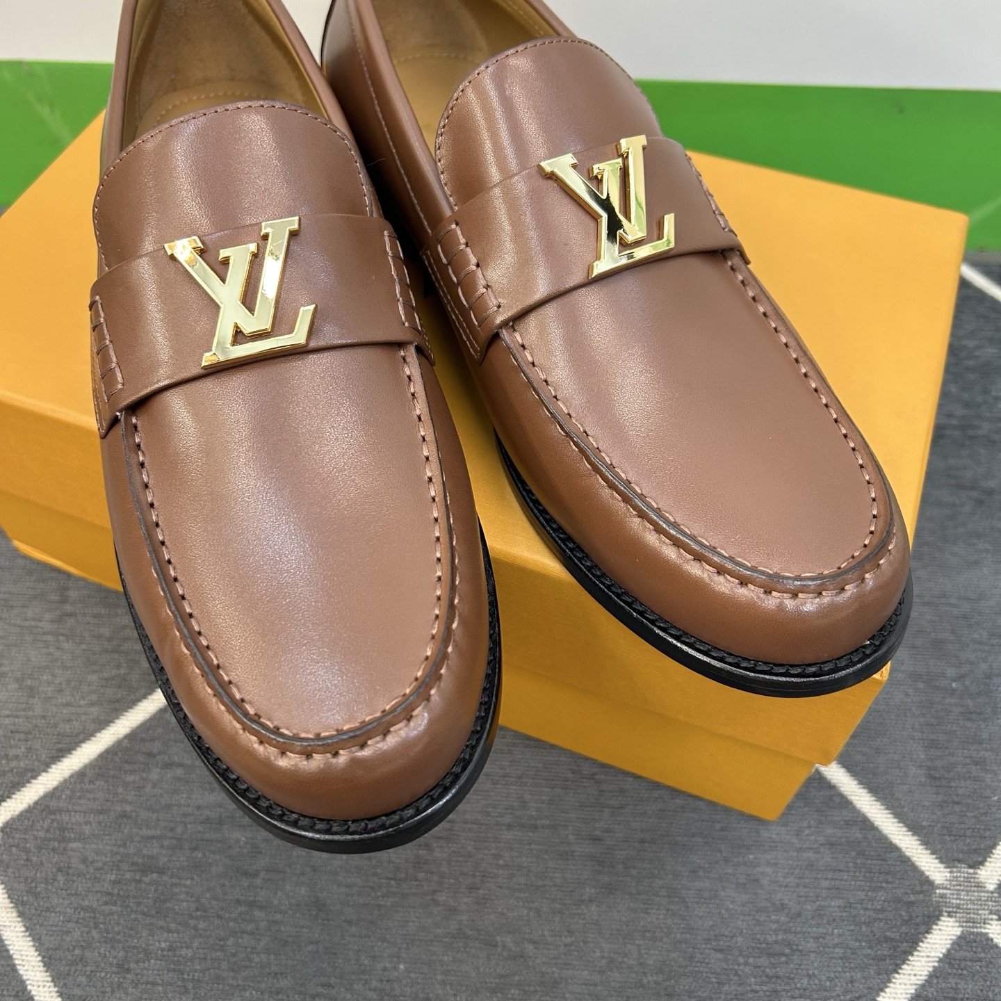 ⚠️【L*V】独家高品⚠️时尚正装皮底⚠️正码：39一44，(6.5一9)⚠️经典款小皮鞋型！🐂货！【重