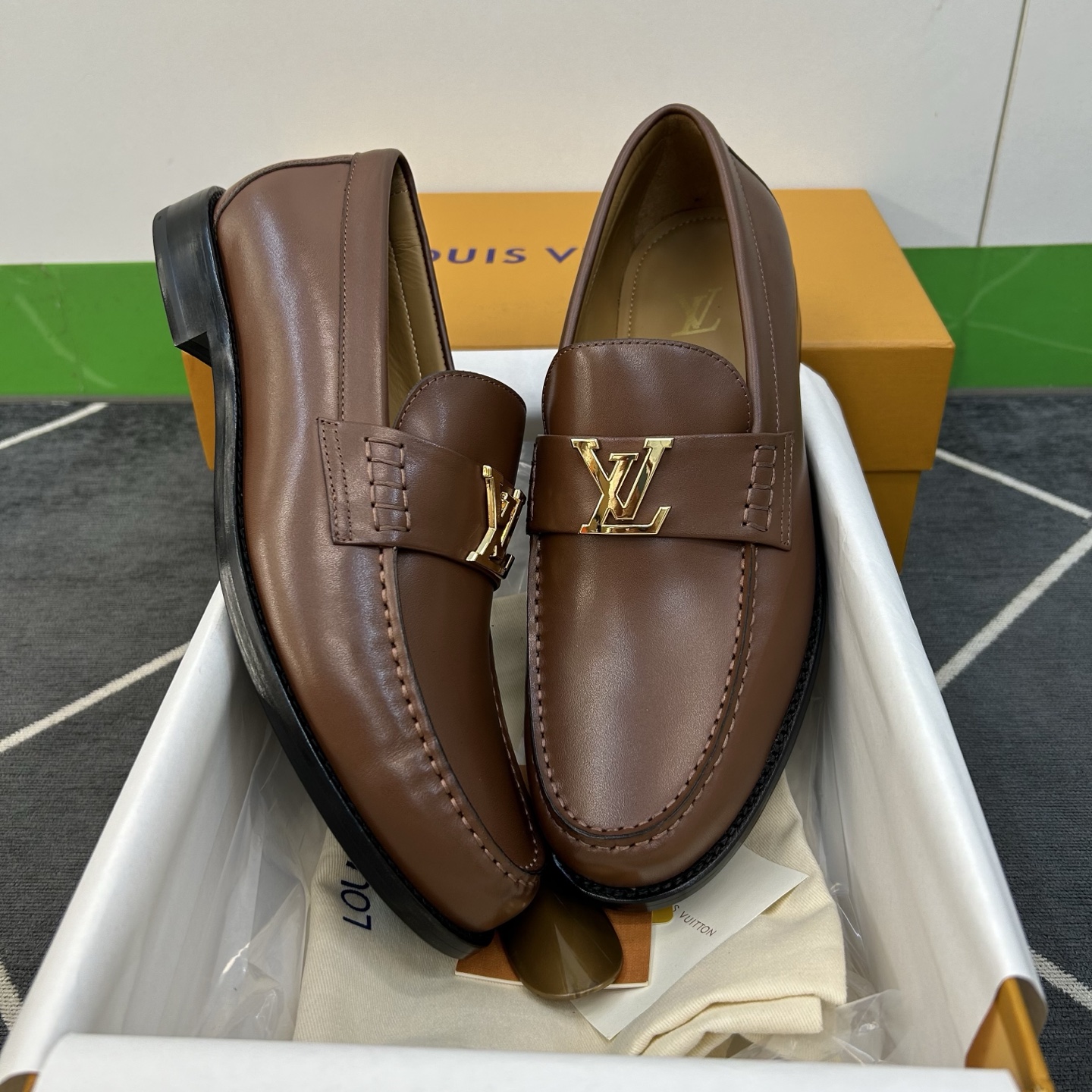 ⚠️【L*V】独家高品⚠️时尚正装皮底⚠️正码：39一44，(6.5一9)⚠️经典款小皮鞋型！🐂货！【重