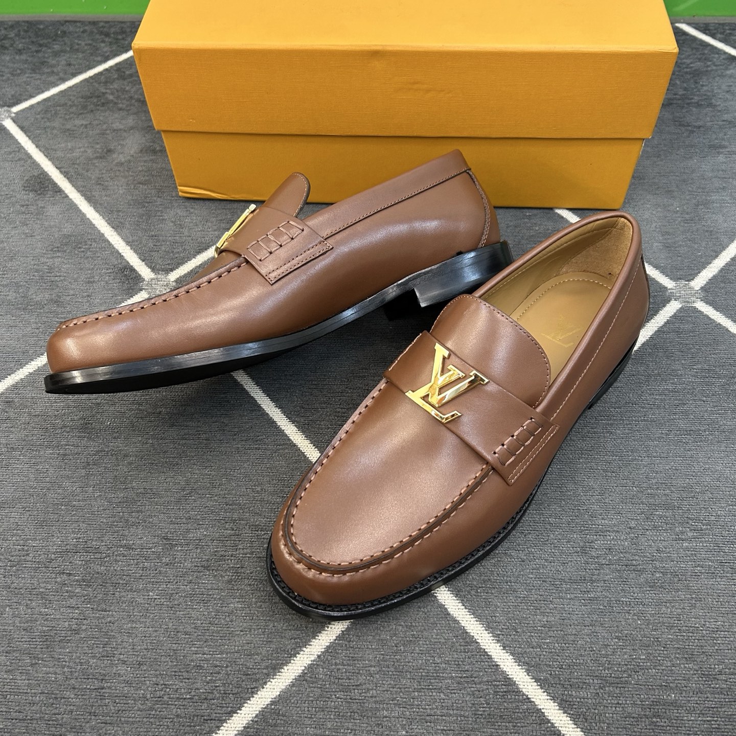 ⚠️【L*V】独家高品⚠️时尚正装皮底⚠️正码：39一44，(6.5一9)⚠️经典款小皮鞋型！🐂货！【重