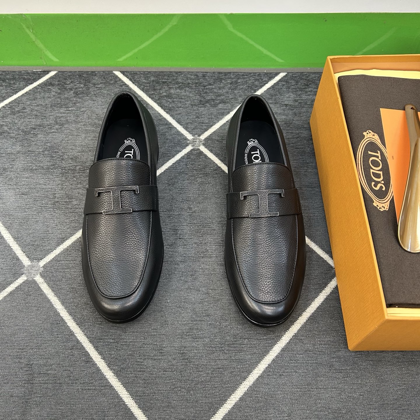 NO:348728,【TOD＊】Team Derby shoes genuine leather sole model, size 39-44 (5-10) Casual catwalk leather shoes!  Pure and high quality can be compared 11!  The original grain of fabric is small and the cowhide is thrown!  Imported specially ordered original water-dyeed calfskin in the inner li!  More comfortable and breathable!  Top craftsmanship style!  Imported leather leather big sole!  High-end and atmospheric!  38,45 Custom made, Tod's, cowhide, Leather soles19860909【TOD＊】 走秀德比鞋真皮底款 码39一44(5一10） 休闲走秀皮鞋！纯正高品质可11比较！面料原版粒面小摔牛皮！内里进口特订原版水染小牛皮！更舒适透气！顶端手工艺款！进口皮丕真皮大底！高端大气！38,45定做,,Tod's,cowhide,Leather soles,Men's shoes