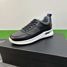 ⚠️【PR*】⚠️高品级,顶尖工艺⚠️男士休闲款⚠️正码39一44(5-10)⚠️经典滑板鞋款!独特品牌 ⚠️【PR*】⚠️高品级,顶尖工艺⚠️男士休闲款⚠️正码39一44(5-10)⚠️经典滑板鞋款!独特品牌