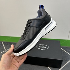 ⚠️【PR*】⚠️高品级,顶尖工艺⚠️男士休闲款⚠️正码39一44(5-10)⚠️经典滑板鞋款!独特品牌 ⚠️【PR*】⚠️高品级,顶尖工艺⚠️男士休闲款⚠️正码39一44(5-10)⚠️经典滑板鞋款!独特品牌