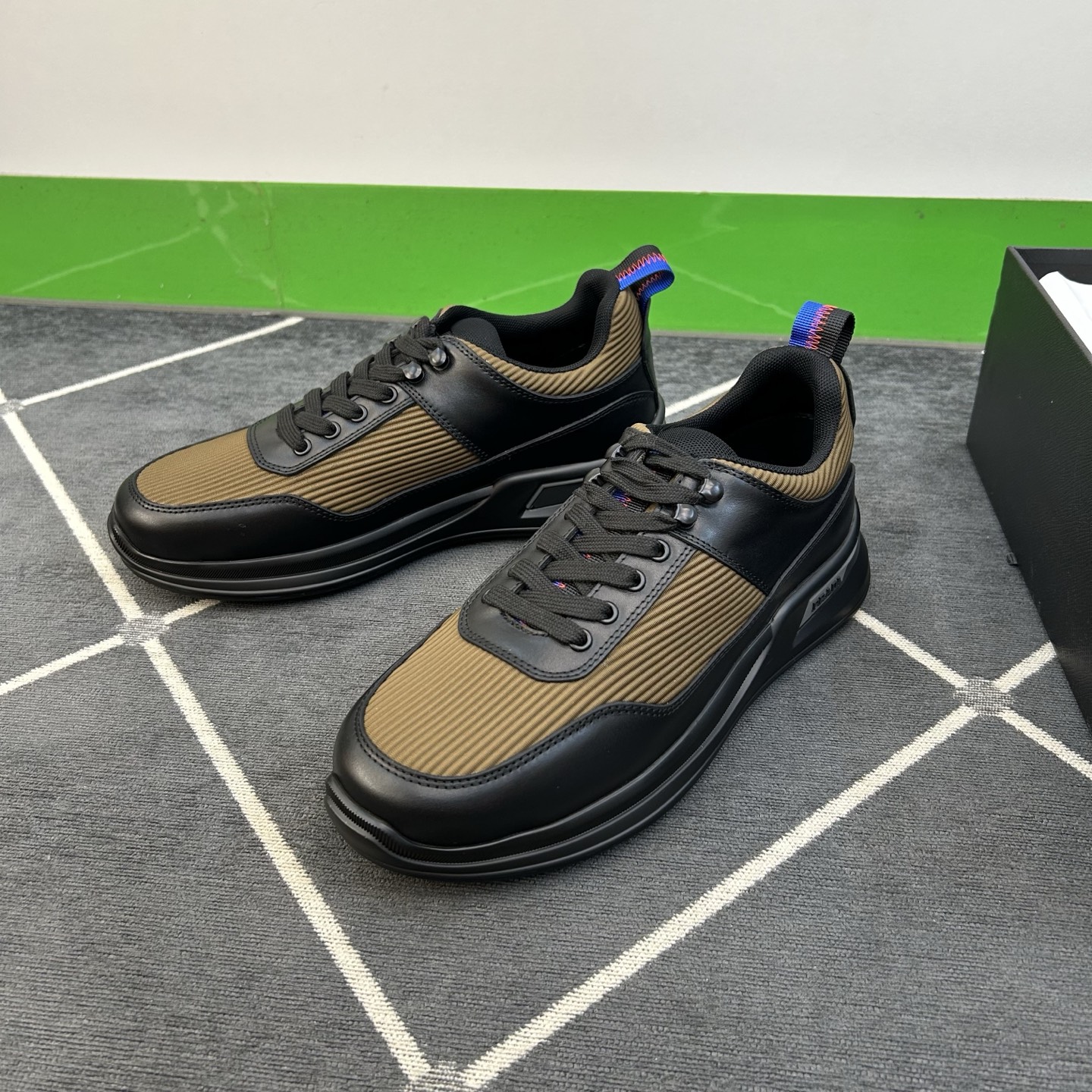 ⚠️【PR＊】⚠️高品级，顶尖工艺⚠️男士休闲款⚠️正码39一44(5－10）⚠️经典滑板鞋款！独特品牌