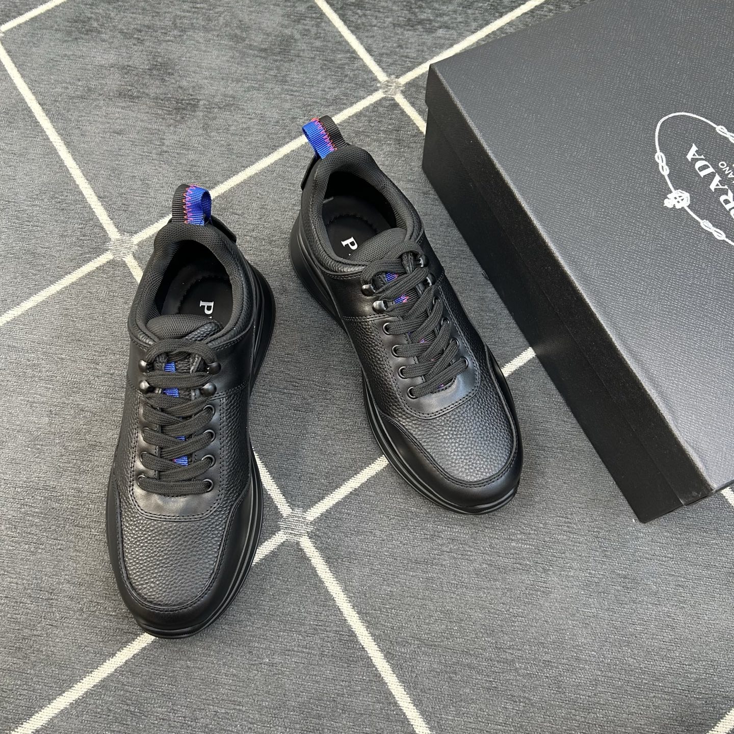 ⚠️【PR*】⚠️高品级,顶尖工艺⚠️男士休闲款⚠️正码39一44(5-10)⚠️经典滑板鞋款!独特品牌 ⚠️【PR*】⚠️高品级,顶尖工艺⚠️男士休闲款⚠️正码39一44(5-10)⚠️经典滑板鞋款!独特品牌