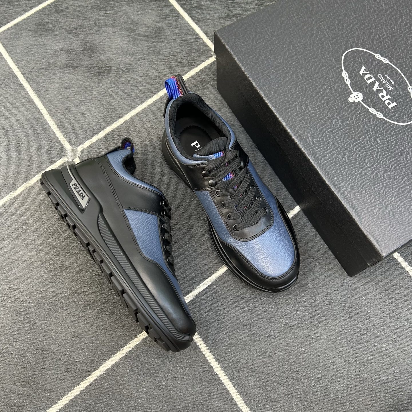 ⚠️【PR*】⚠️高品级,顶尖工艺⚠️男士休闲款⚠️正码39一44(5-10)⚠️经典滑板鞋款!独特品牌 ⚠️【PR*】⚠️高品级,顶尖工艺⚠️男士休闲款⚠️正码39一44(5-10)⚠️经典滑板鞋款!独特品牌