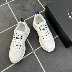 ⚠️【PR*】⚠️高品级,顶尖工艺⚠️男士休闲款⚠️正码39一44(5-10)⚠️经典滑板鞋款!独特品牌 ⚠️【PR*】⚠️高品级,顶尖工艺⚠️男士休闲款⚠️正码39一44(5-10)⚠️经典滑板鞋款!独特品牌