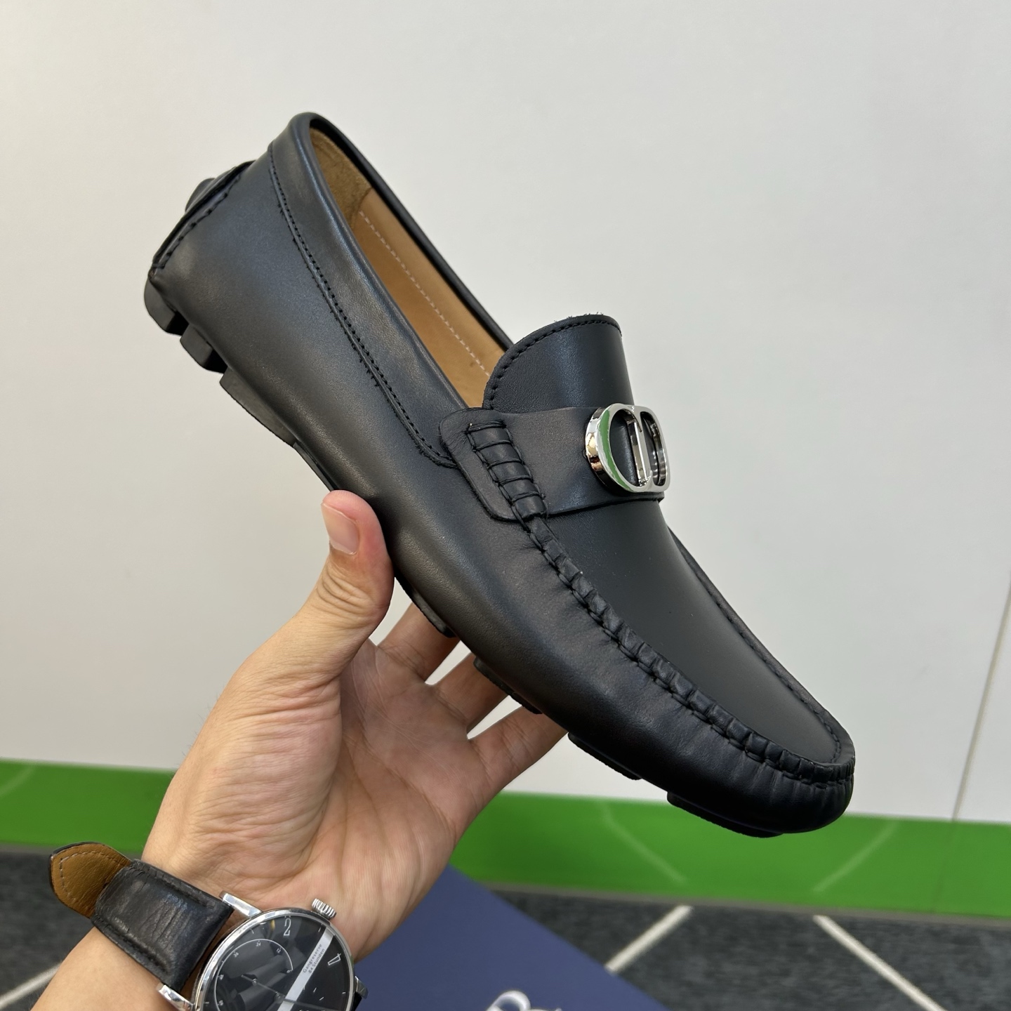 ⚠️【Dio*】⚠️驾车鞋！(豆豆款）⚠️高品质男士套脚款⚠️正码：39一44⚠️原版粒面感荔纹小牛皮！