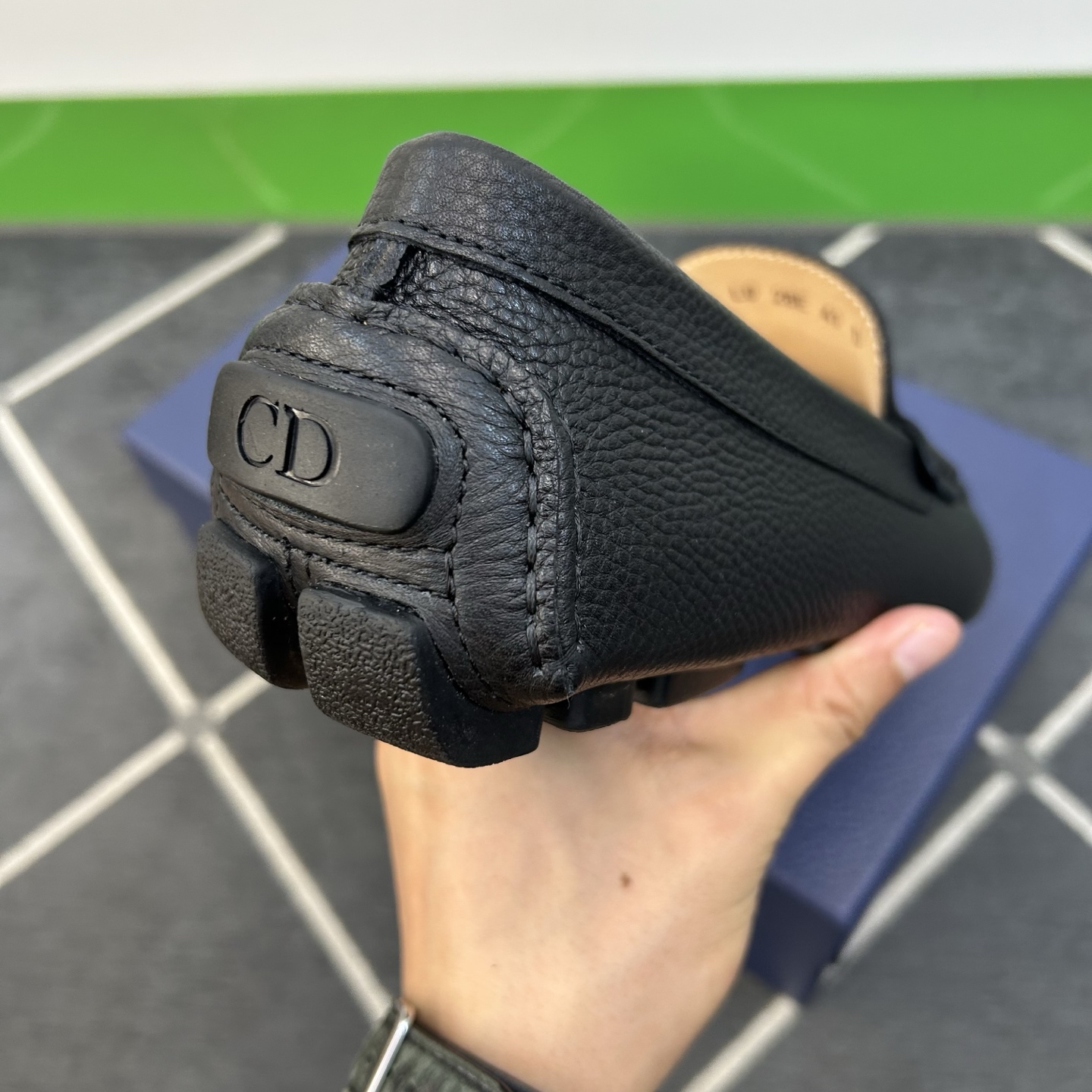 ⚠️【Dio*】⚠️驾车鞋！(豆豆款）⚠️高品质男士套脚款⚠️正码：39一44⚠️原版粒面感荔纹小牛皮！