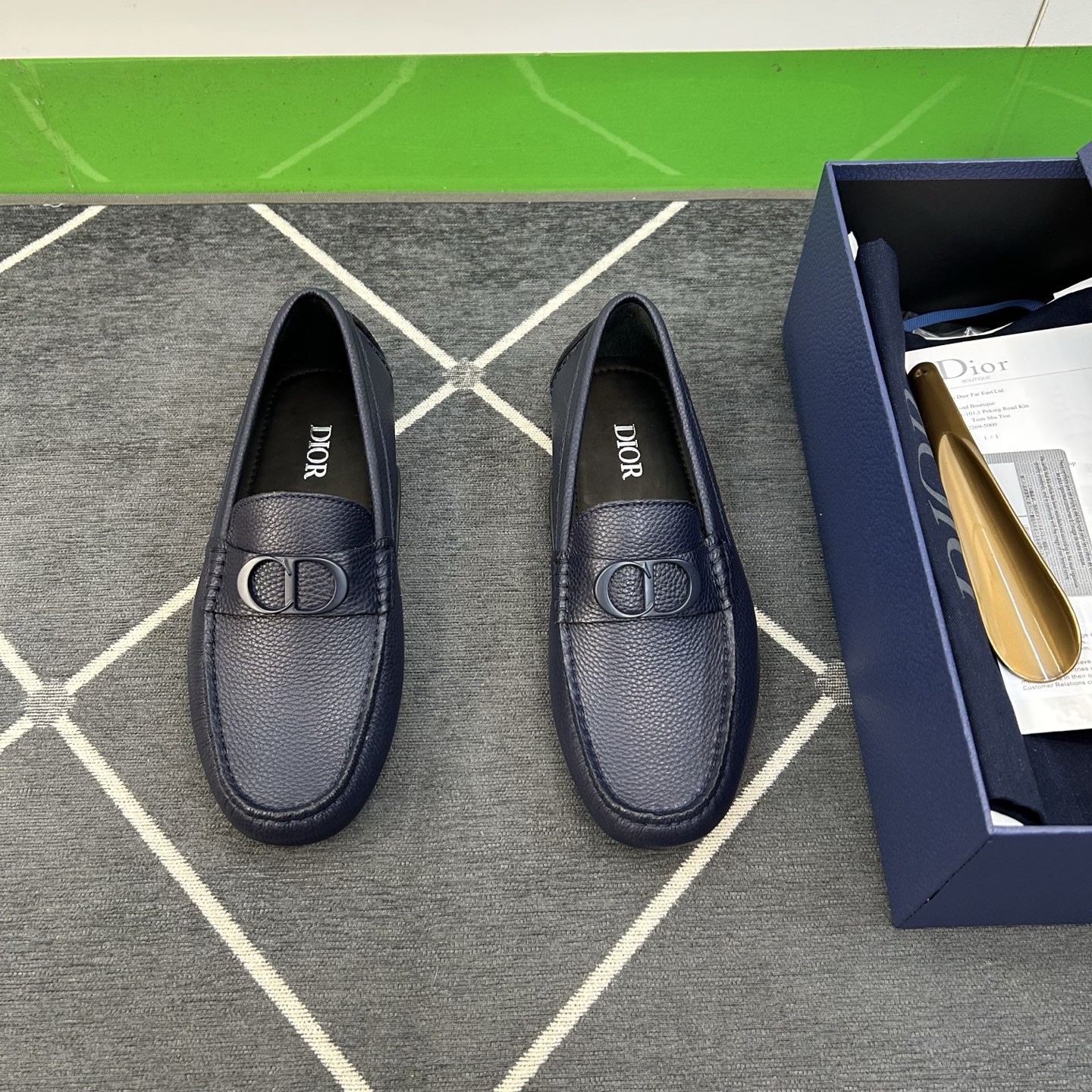 NO:358285,【Dio*】Driving shoes!  (Doudou style) High-quality men's foot cover style, regular size 39-44 original grainy calfskin!  The inner water dyes calfskin, and the calfskin returns to the feet!  Rubber anti-slip bean design bottom!  goods!  The full upper and the bread sole is super high craftsmanship!  Look at the details carefully, the texture is super strong!  But 11 can withstand all kinds of tests!  38,45 Custom made non-return, dior, cowhide19860909【Dio*】 驾车鞋！(豆豆款） 高品质男士套脚款 正码39一44 原版粒面感荔纹小牛皮！内里水染小牛皮,小牛皮回力垫脚！橡胶防滑豆豆设计大底！货！全鞋面包底超高工艺！品质细看细节图,质感超强！可11经得起各种考验！38,45定做不退换,,dior,cowhide,Men's shoes