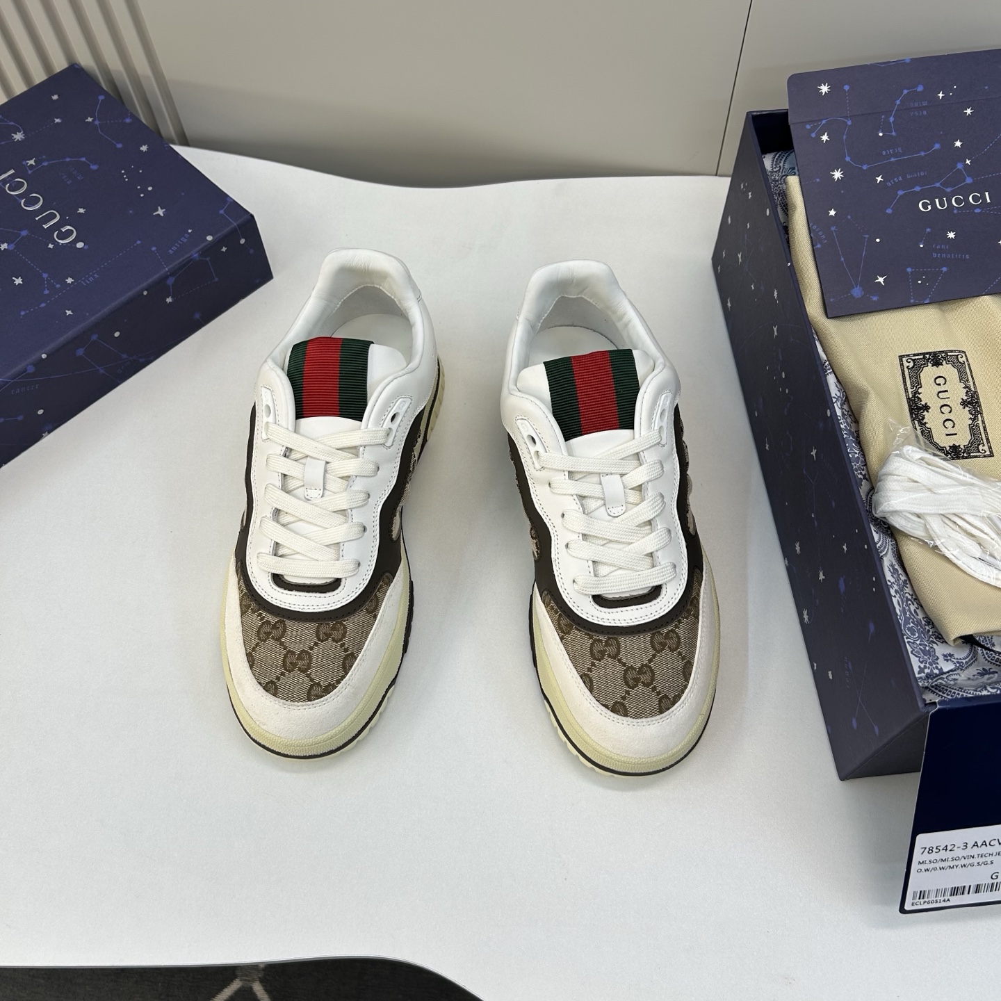 NO:354159,【G U C ＊I】Original high-quality, classic casual style for men, regular code 39-44 (5-10) cloth, full leather, updated simultaneously!  Original single high-quality products. Exclusive original single customized latest brand elements pierced double G canvas with grained calfskin!  Full calfskin is attached to the inner lining, latex force foot pad!  Original TPU bottom!  goods!  Look at the details carefully, the texture is super strong!  But 11 can withstand all kinds of tests!  G786186, 38, 45 Custom made non-return, cowhide19860909【G U C ＊I】 原单高品 男士经典休闲款 正码39一44(5－10） 布,全皮 同步更新！原单高品.独家原单订制最新品牌元素刺透双G帆布配粒面小牛皮！内里附垫全小牛皮,乳胶回力垫脚！原TPU大底！货！品质细看细节图,质感超强！可11经得起各种考验！G786186,38,45定做不退换,,cowhide,Men's shoes