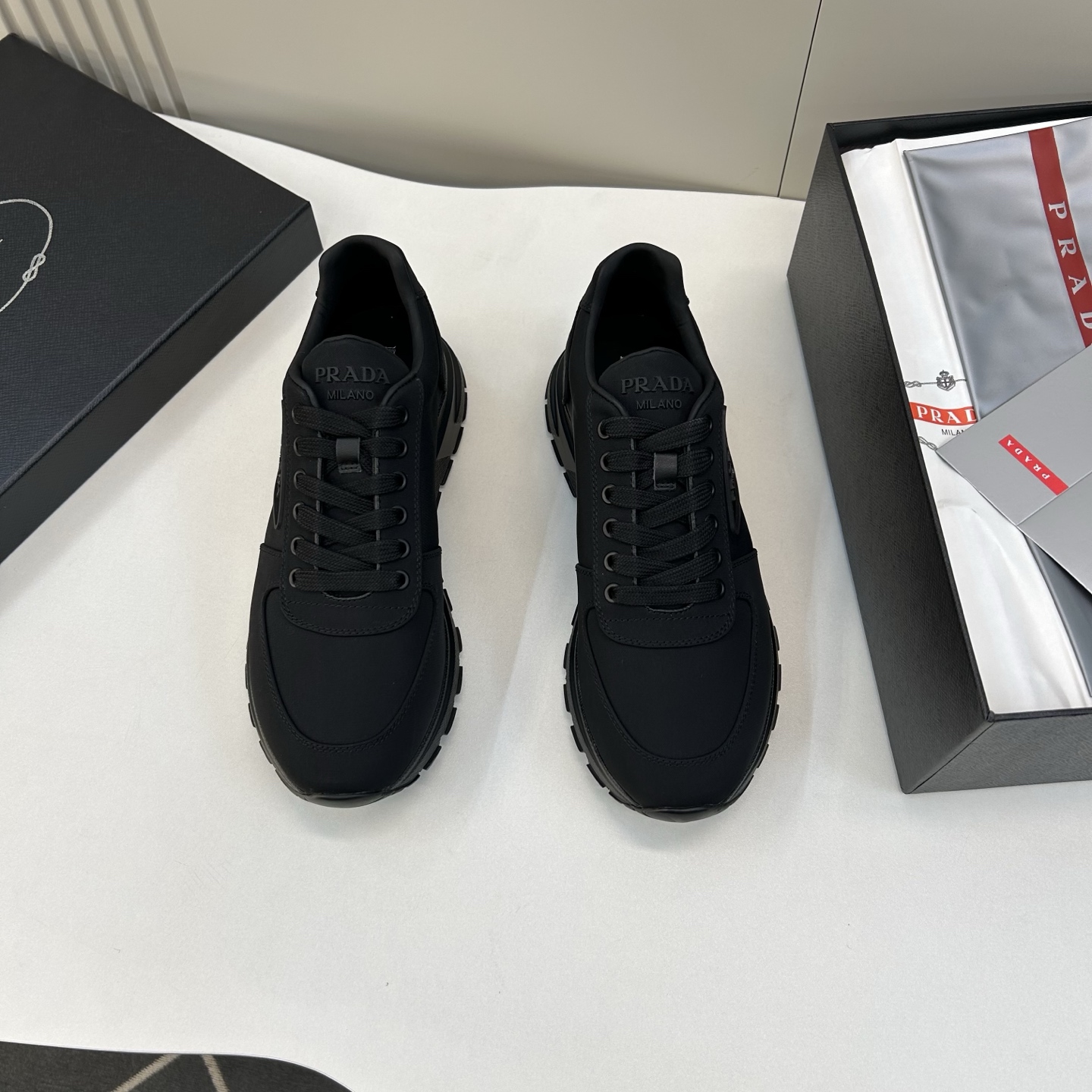 NO:356341,【PR＊】 High-grade, top craftsman casual style, regular size 39-44 (5-10) Exclusive original mercerated cloth/calf leather!  Inner calfskin with mesh cloth, latex resilience foot pad!  Original TPU bottom!  goods!  Look at the details carefully, the texture is super strong!  But 11 can withstand all kinds of tests!  4T3576, cowhide19860909【PR＊】 高品级,顶尖工艺 男士休闲款 正码39一44(5－10） 独家原丝光布／小牛皮！内里小牛皮附垫配网布,乳胶回力垫脚！原TPU大底！货！品质细看细节图,质感超强！可11经得起各种考验！4T3576,,cowhide,Men's shoes