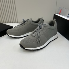 ⚠️【PRA*】⚠️高品级,顶尖工艺⚠️男士运动款正码:39一44(5-10)⚠️官网更新!原单高品。独 ⚠️【PRA*】⚠️高品级,顶尖工艺⚠️男士运动款正码:39一44(5-10)⚠️官网更新!原单高品。独